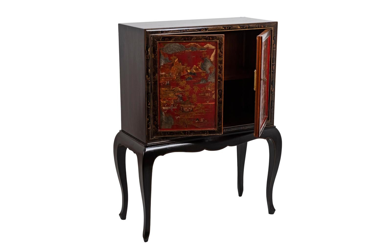 Chinoiserie Chinese Style Cabinet in Black and Red Lacquered Wood, 1950s