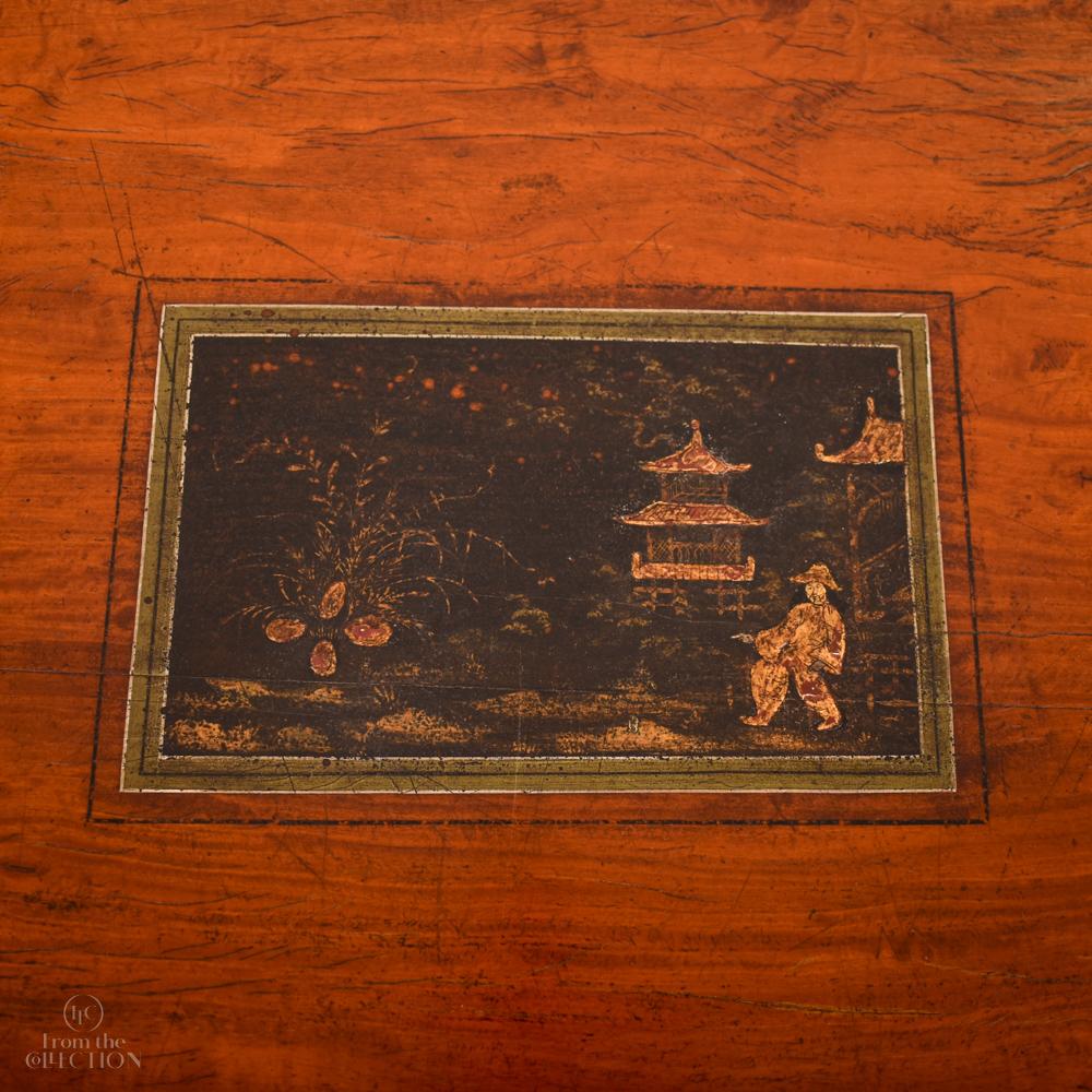 Demi-Lune-Pfeilertisch im chinesischen Stil, um 1780 im Angebot 1