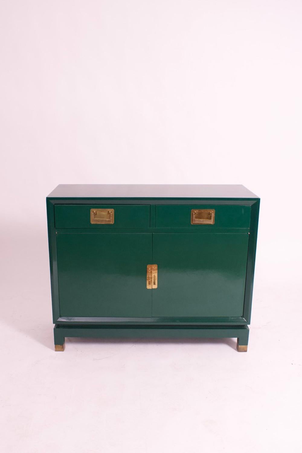 Laccato Cassettiera laccata verde in stile cinese, anni '70 in vendita