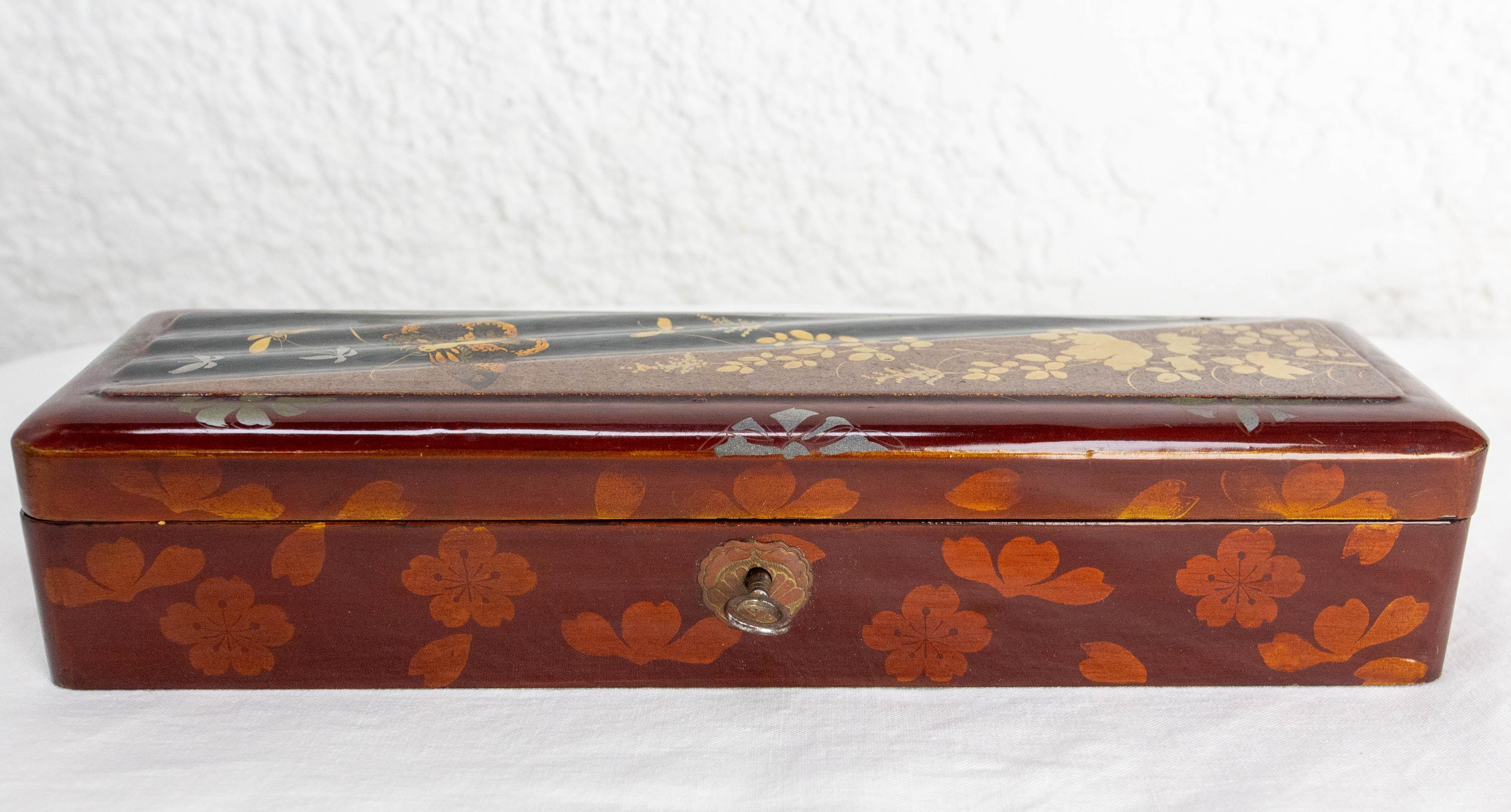 French Chinese Style Lacquered Brush or Pencil Box Painted Butterfly, circa 1940 For Sale