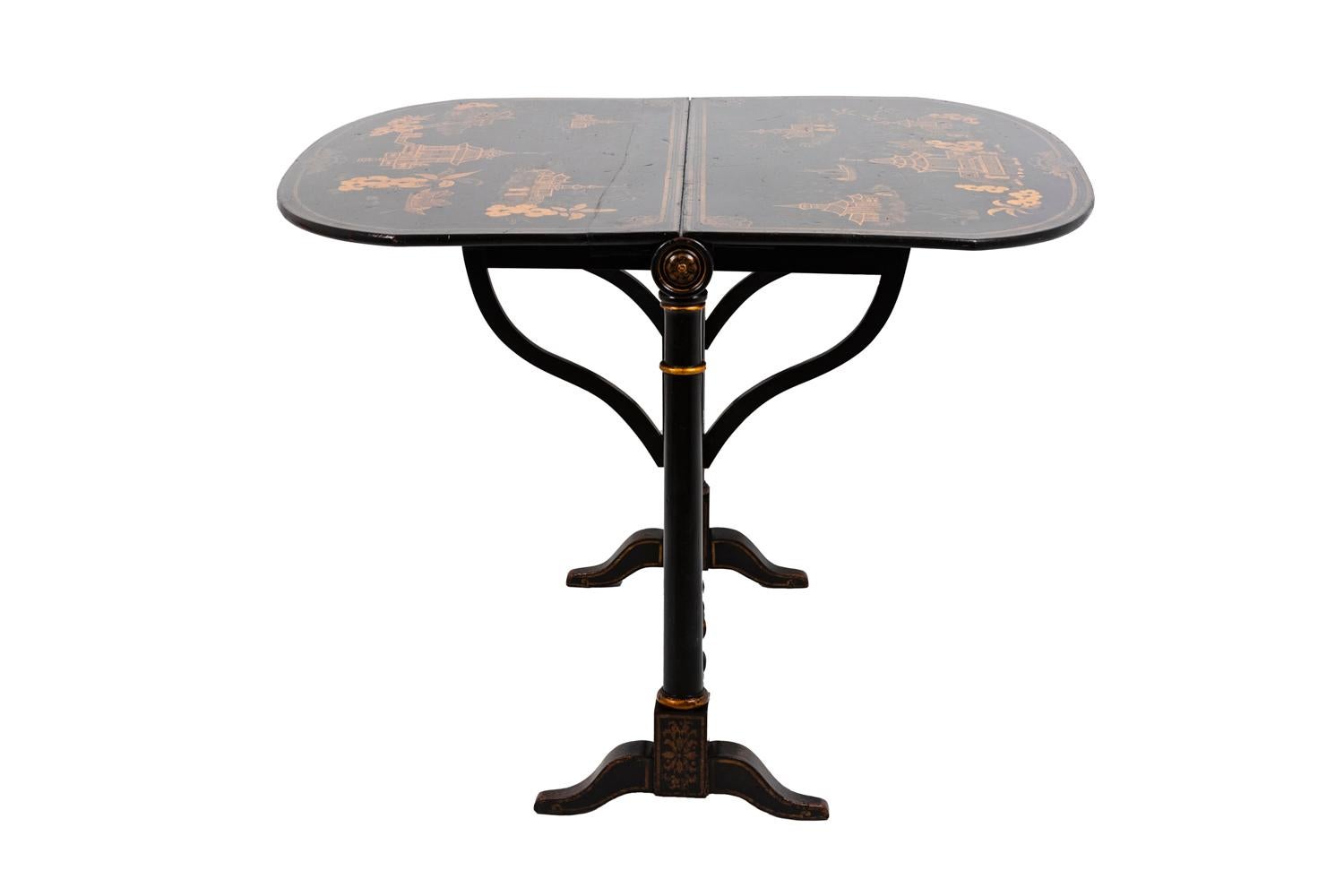 Chinoiserie Chinese Style Leaf Table in Black Lacquered Wood, 19th Century For Sale