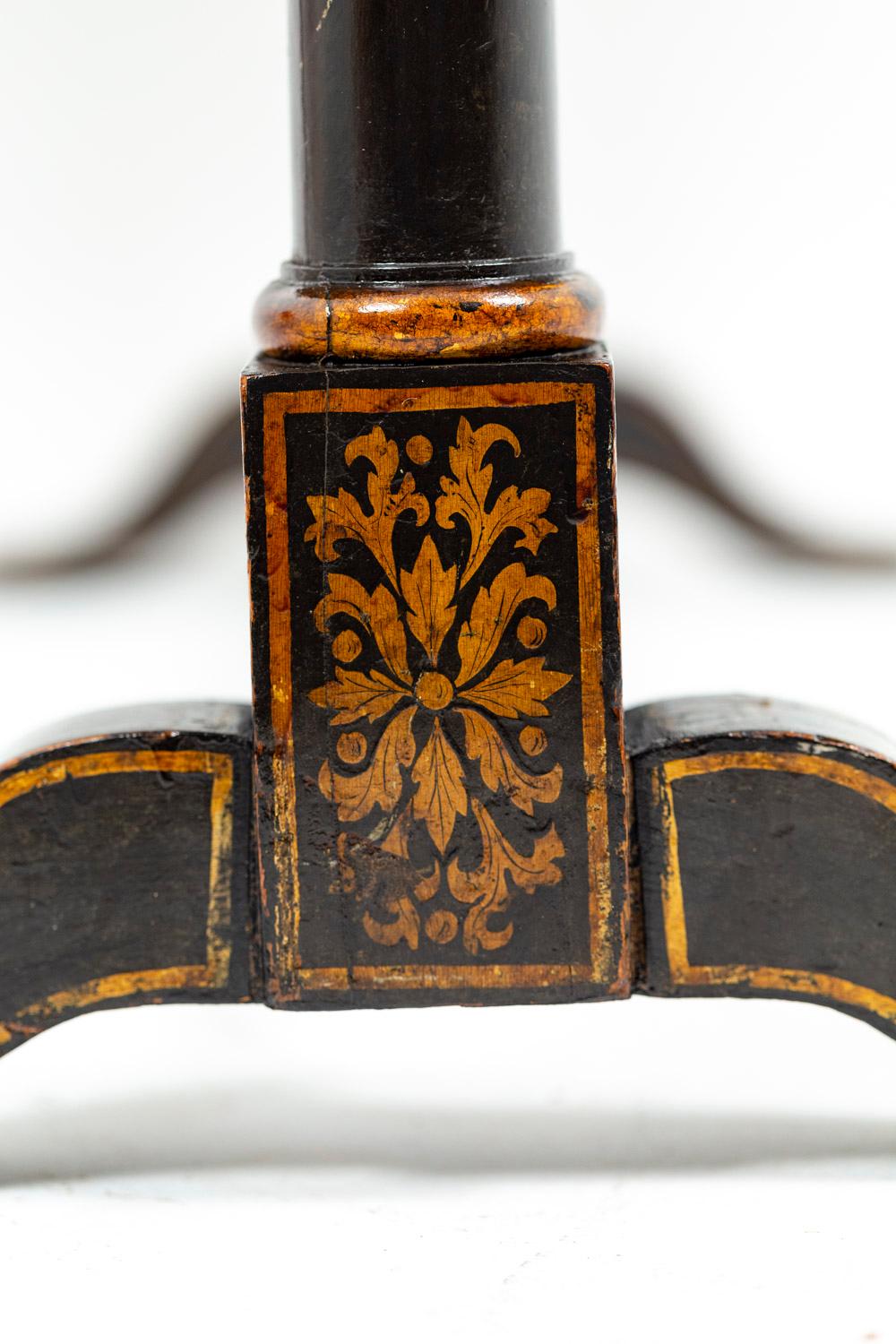 Chinese Style Leaf Table in Black Lacquered Wood, 19th Century In Good Condition For Sale In Saint-Ouen, FR