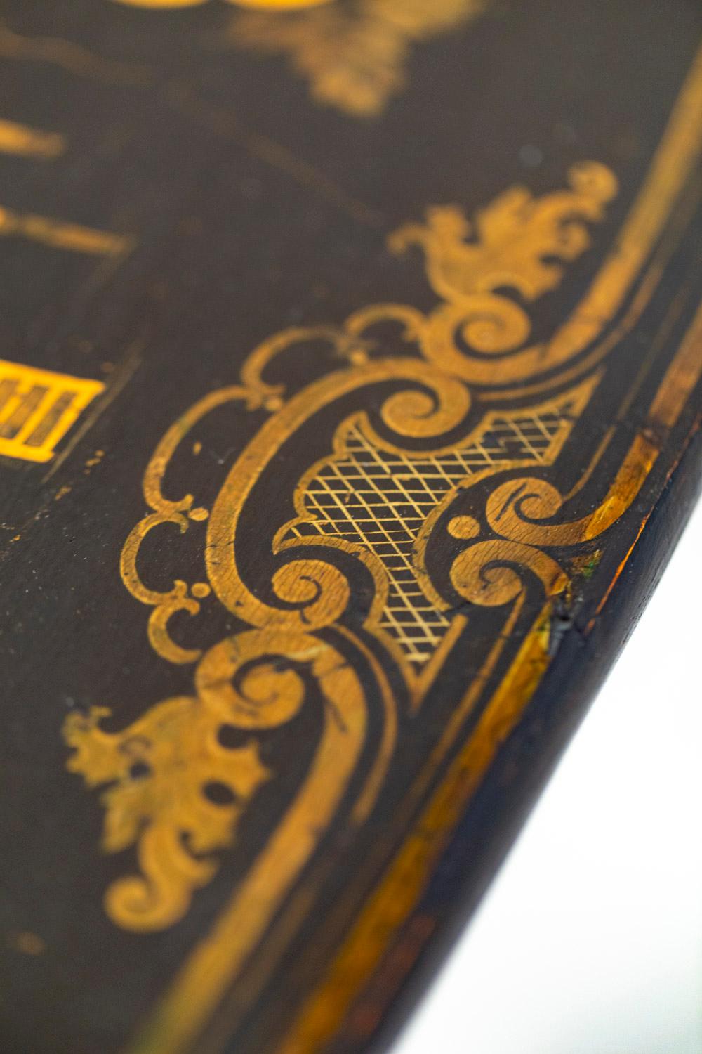 Fin du XIXe siècle Table à feuilles de style chinois en bois laqué noir, XIXe siècle en vente