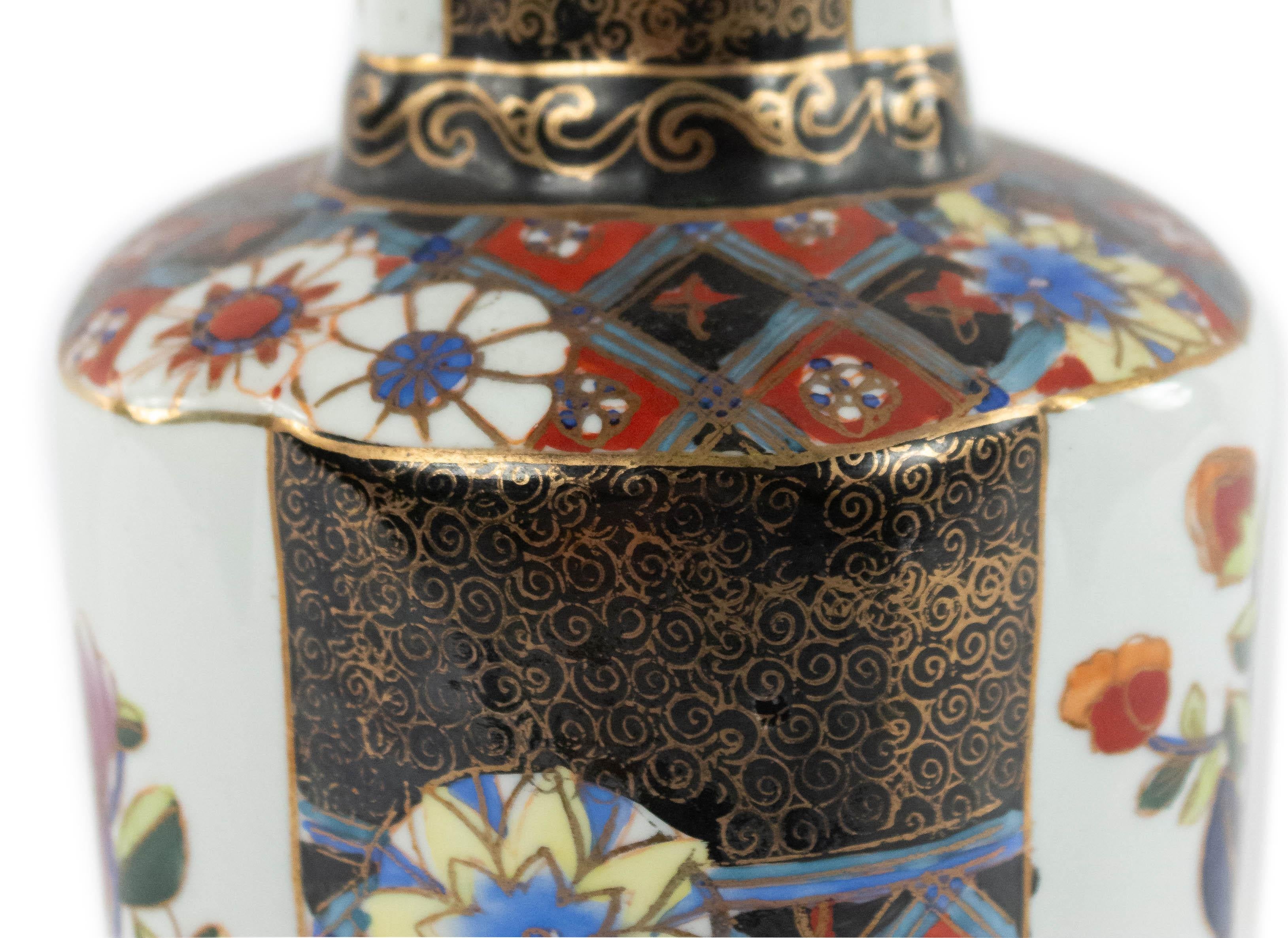 Exportation chinoise Lampe de bureau en porcelaine Imari de style chinois en vente