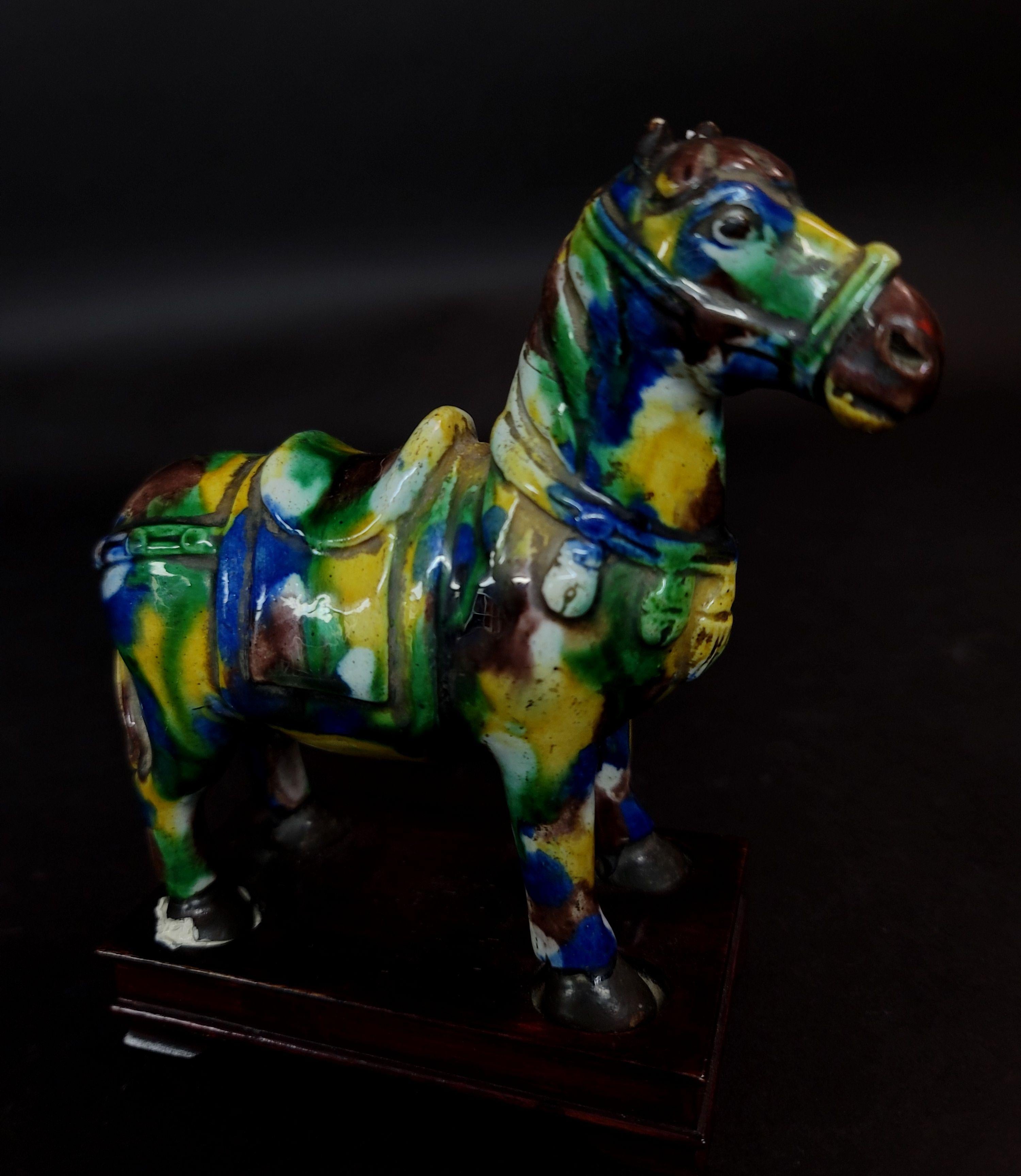 Chinese Su Sanci Glazed Horse Figure, Kangxi Period, 18th Century In Good Condition For Sale In Norton, MA