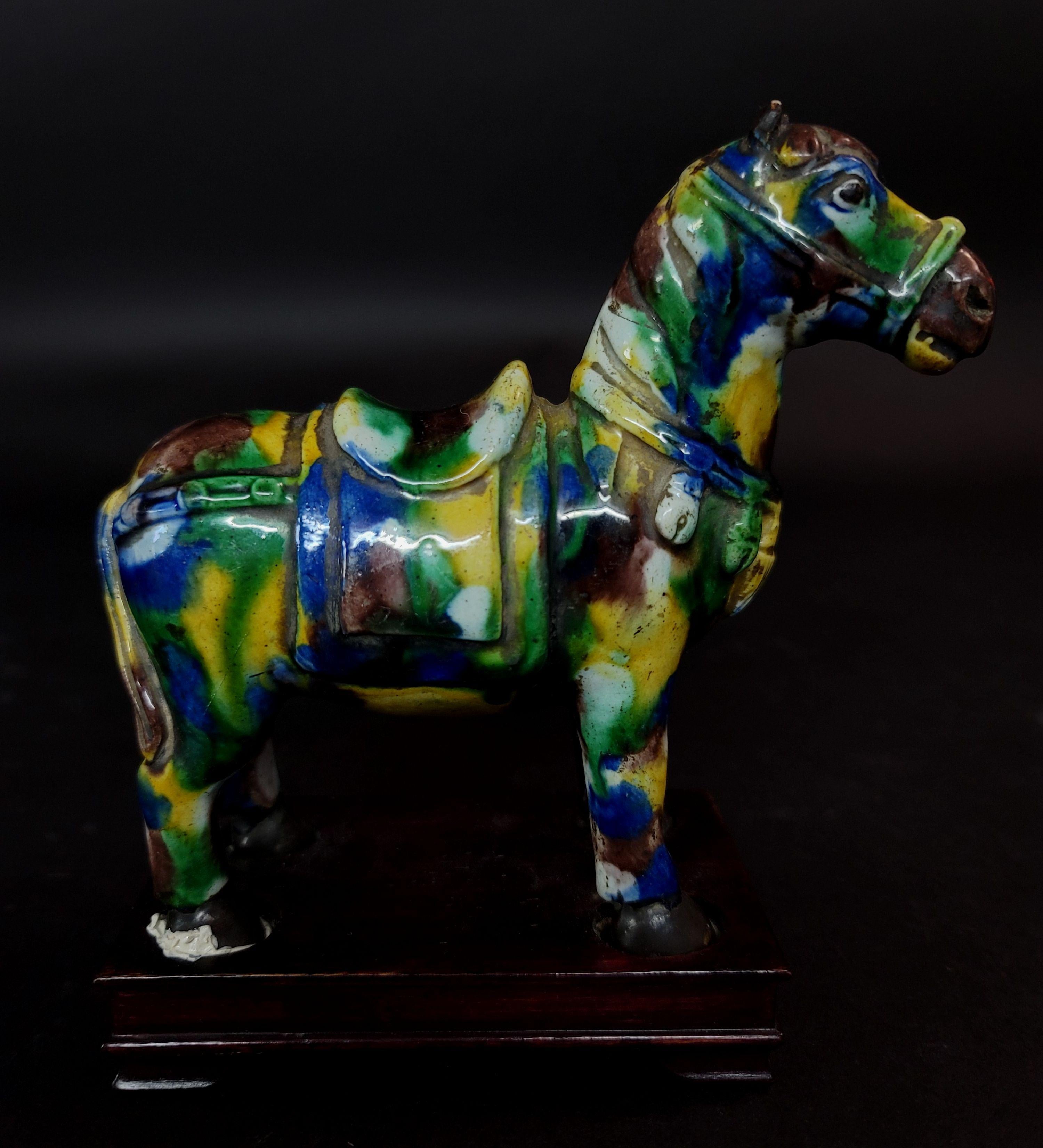 18th Century and Earlier Chinese Su Sanci Glazed Horse Figure, Kangxi Period, 18th Century For Sale
