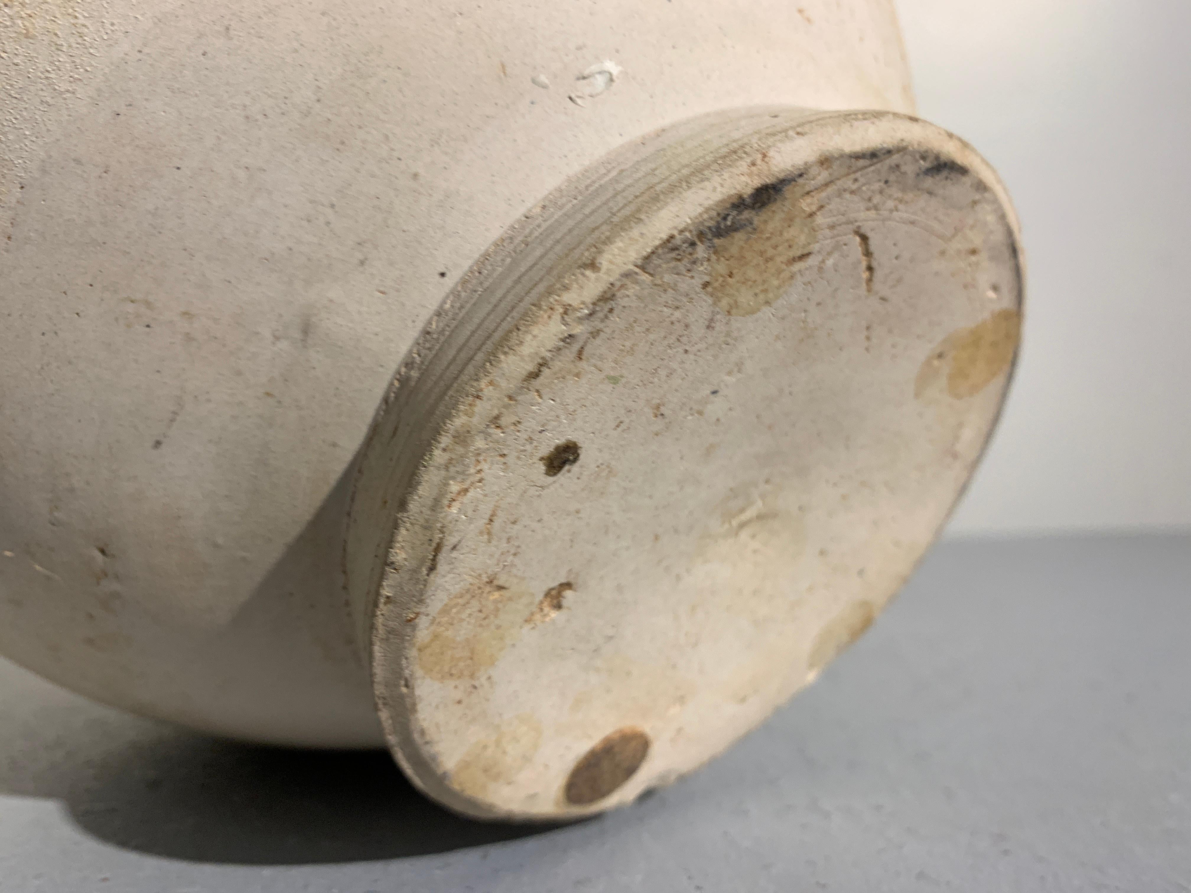 Chinese Sui Dynasty White Glazed Jar with Loop Handles, 6th-7th Century For Sale 1