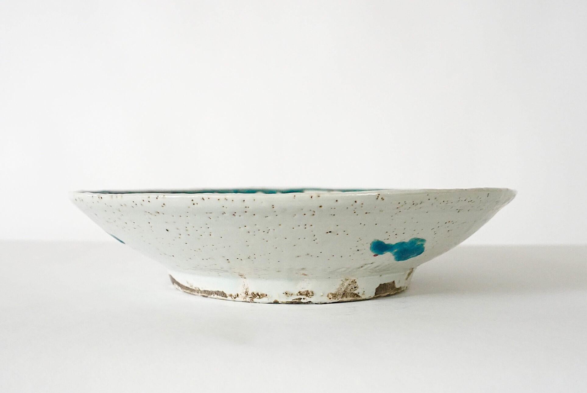Chinese Ming Dynasty 'Swatow' Polychrome-Enamelled Shallow Bowl, circa 1600 For Sale 3
