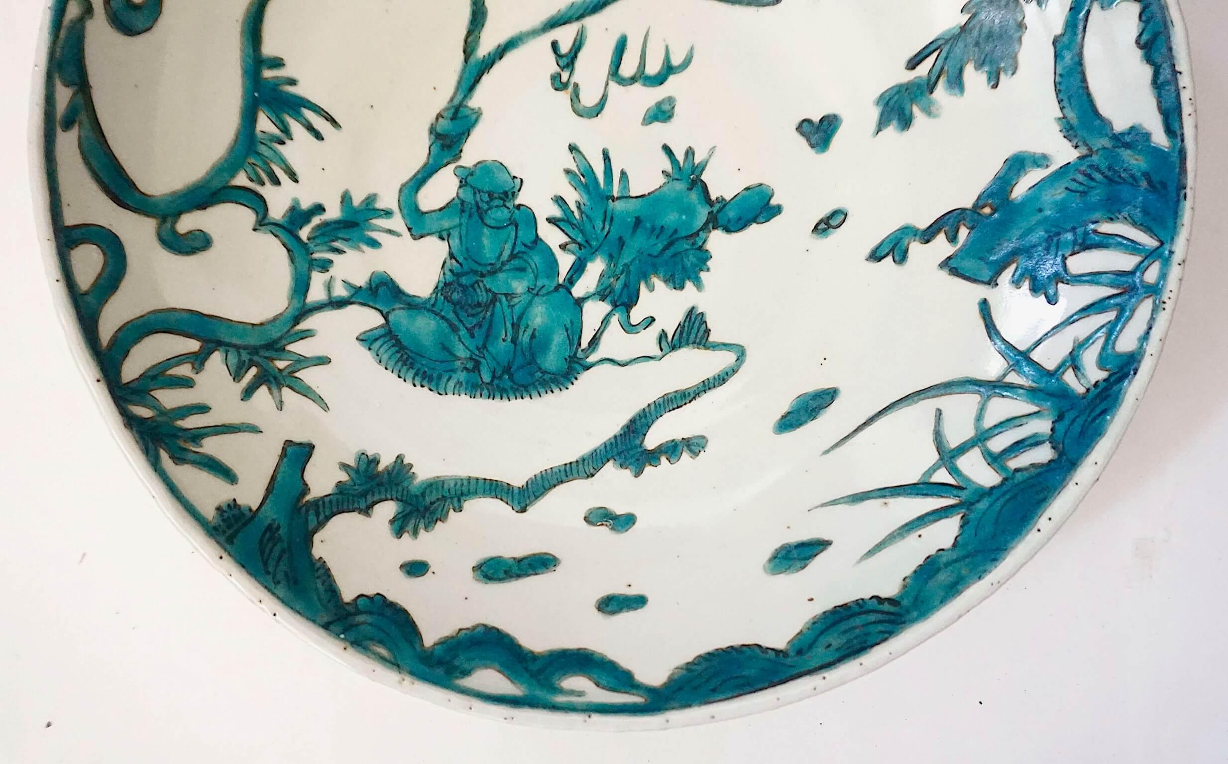 18th Century and Earlier Chinese Ming Dynasty 'Swatow' Polychrome-Enamelled Shallow Bowl, circa 1600 For Sale