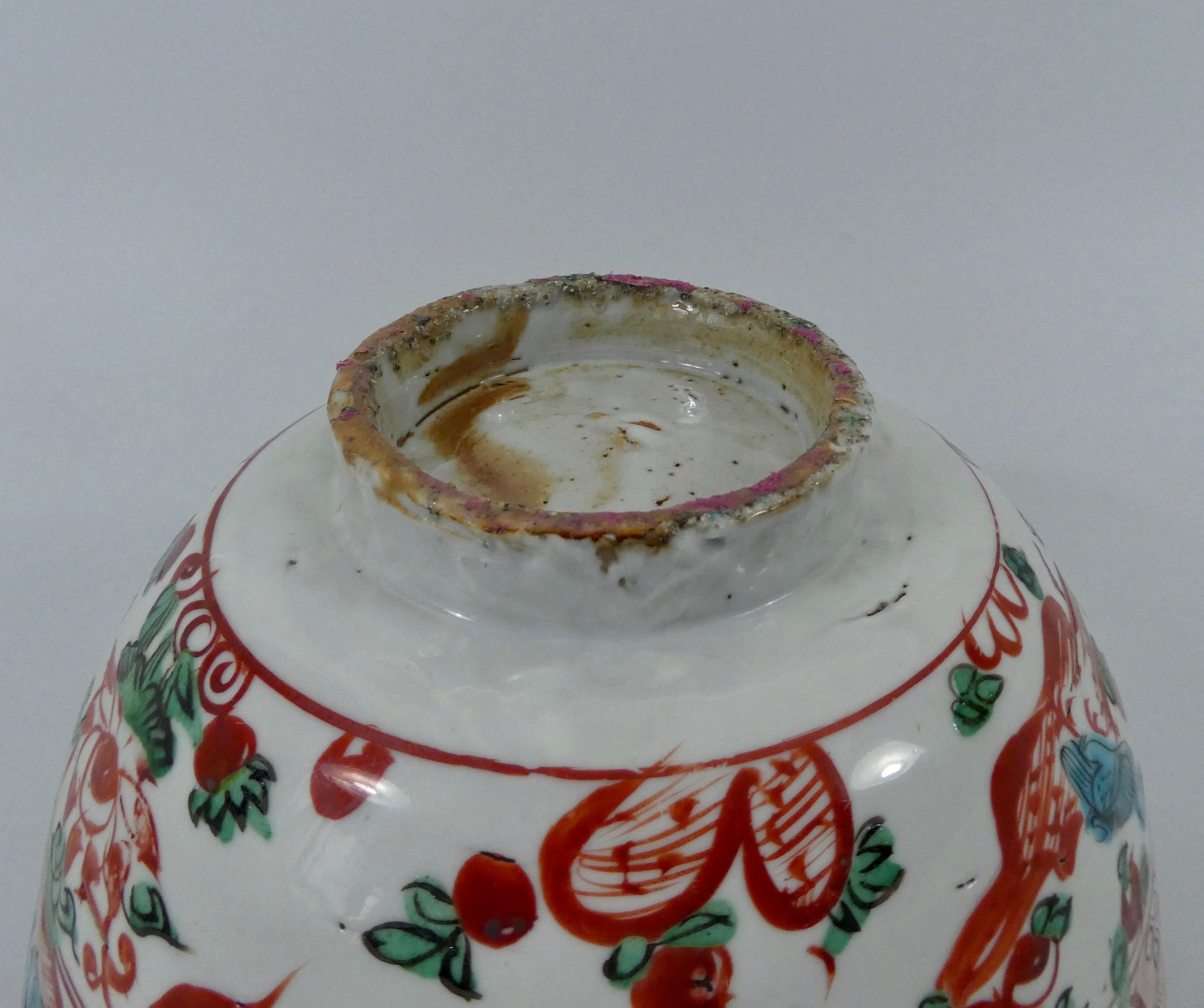Chinese Swatow Porcelain Large Bowl, circa 1600, Ming Dynasty 12