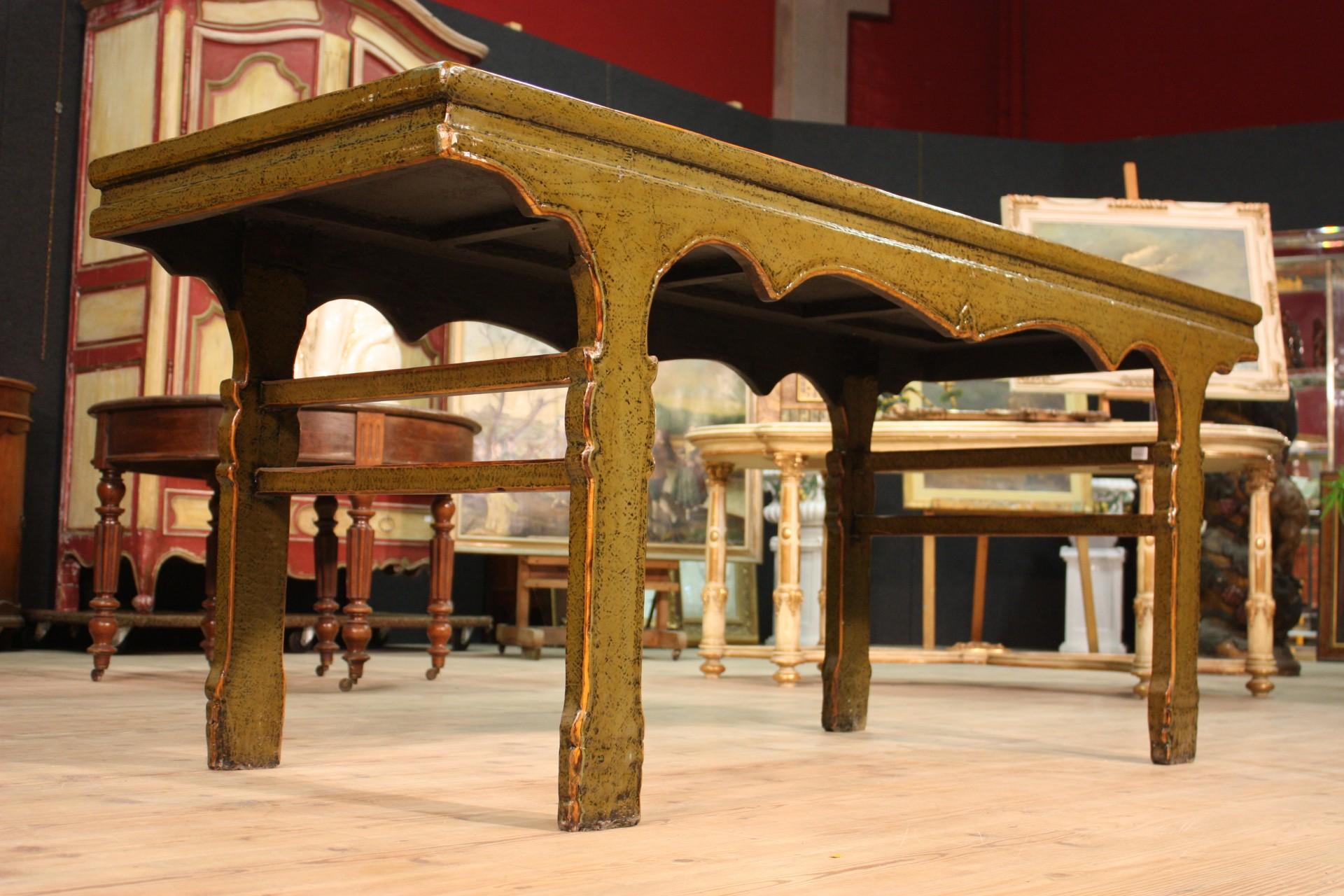 Chinese Table in Lacquered Wood, 20th Century For Sale 4