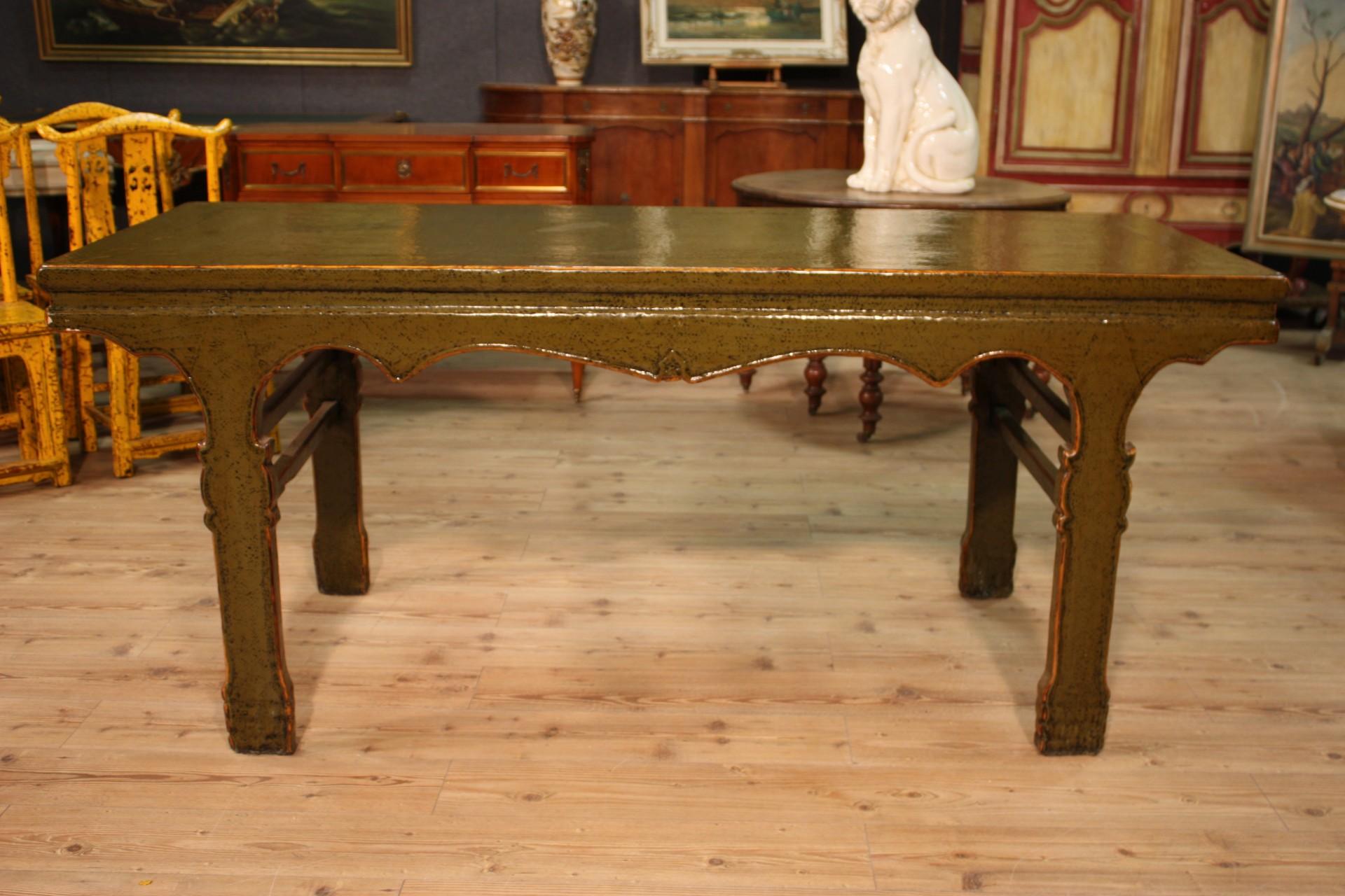 Chinese Table in Lacquered Wood, 20th Century For Sale 5