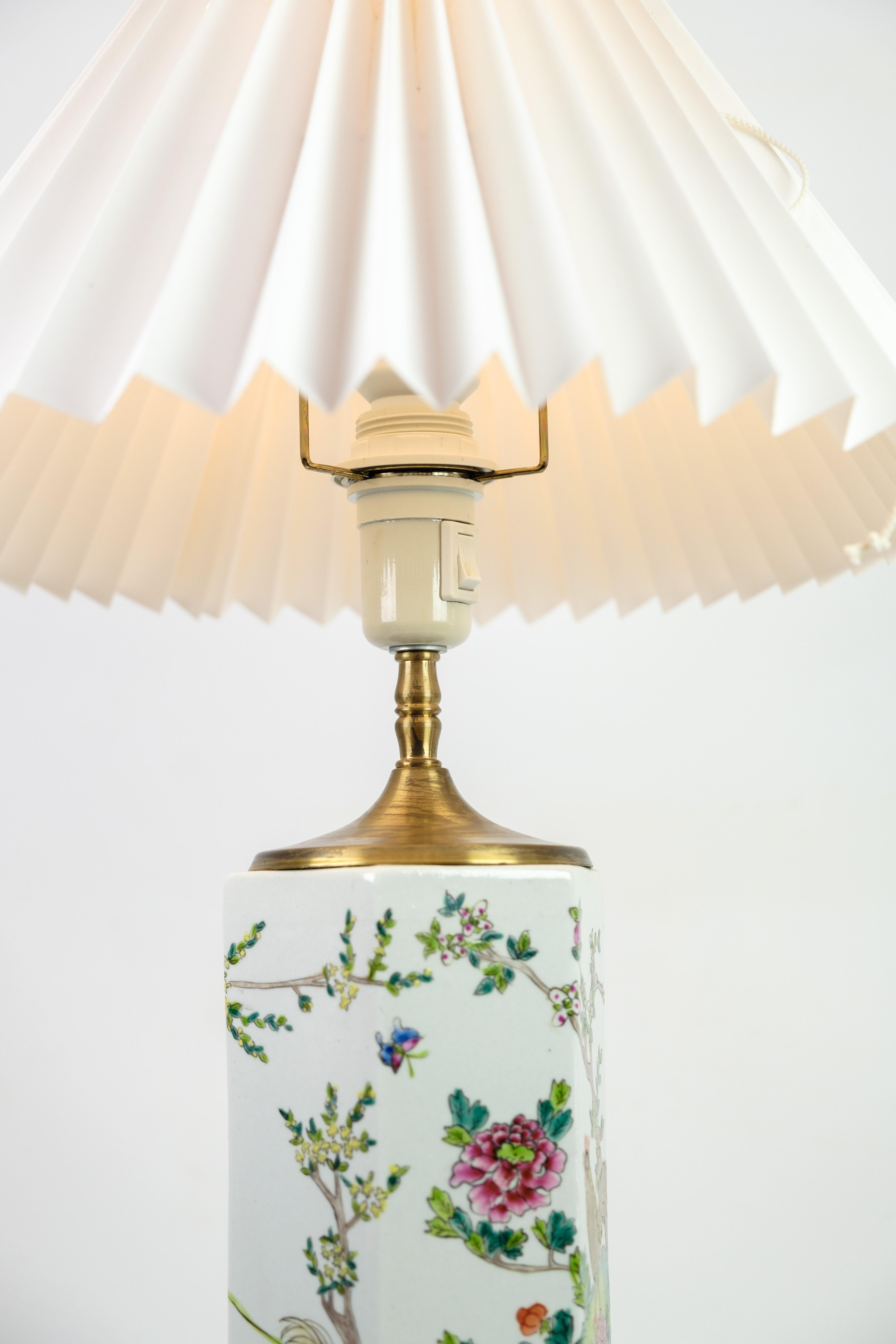 Chinese Table Lamp Made In Porcelain With White Shade From 1920s For Sale 6