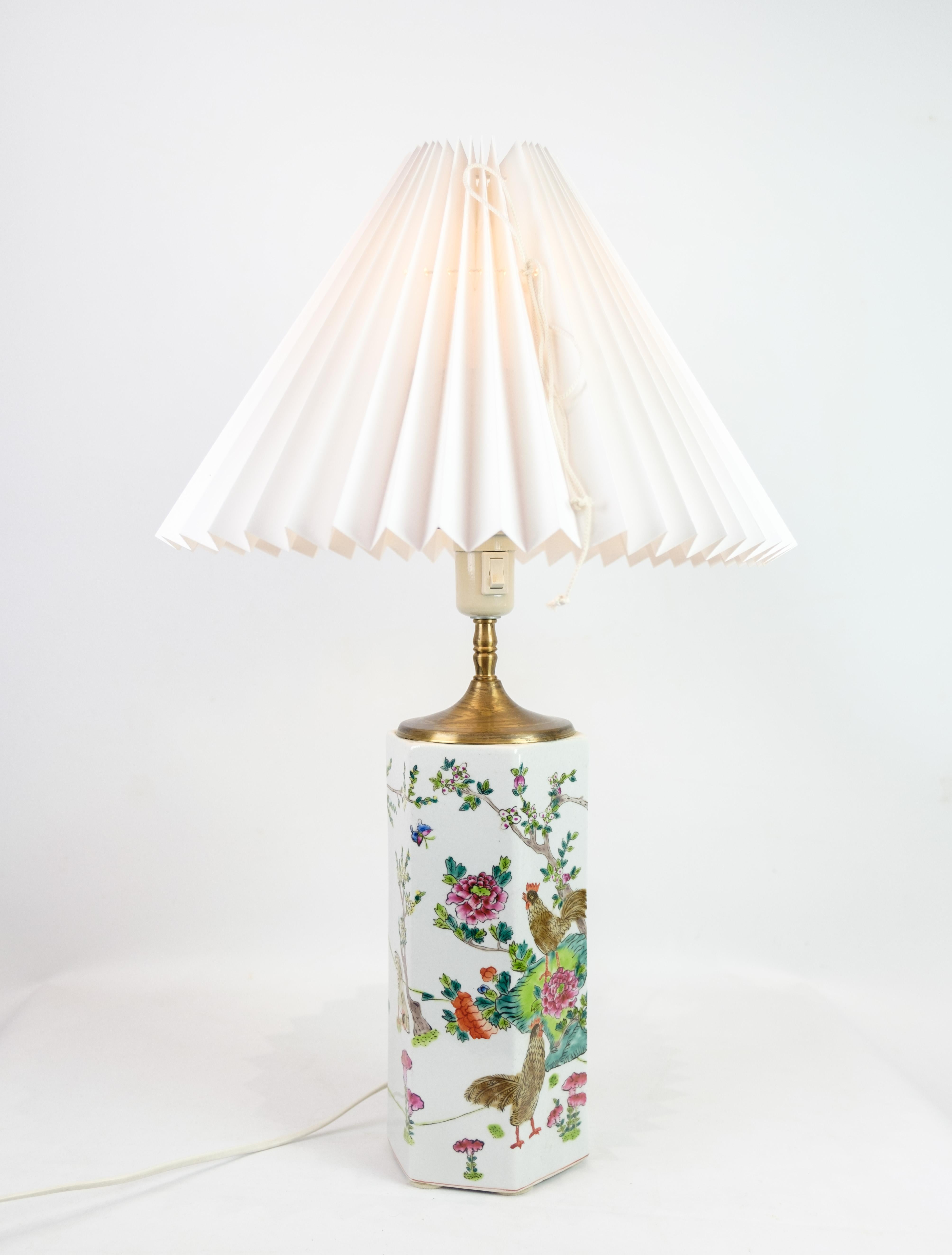Chinese Table Lamp Made In Porcelain With White Shade From 1920s For Sale 7