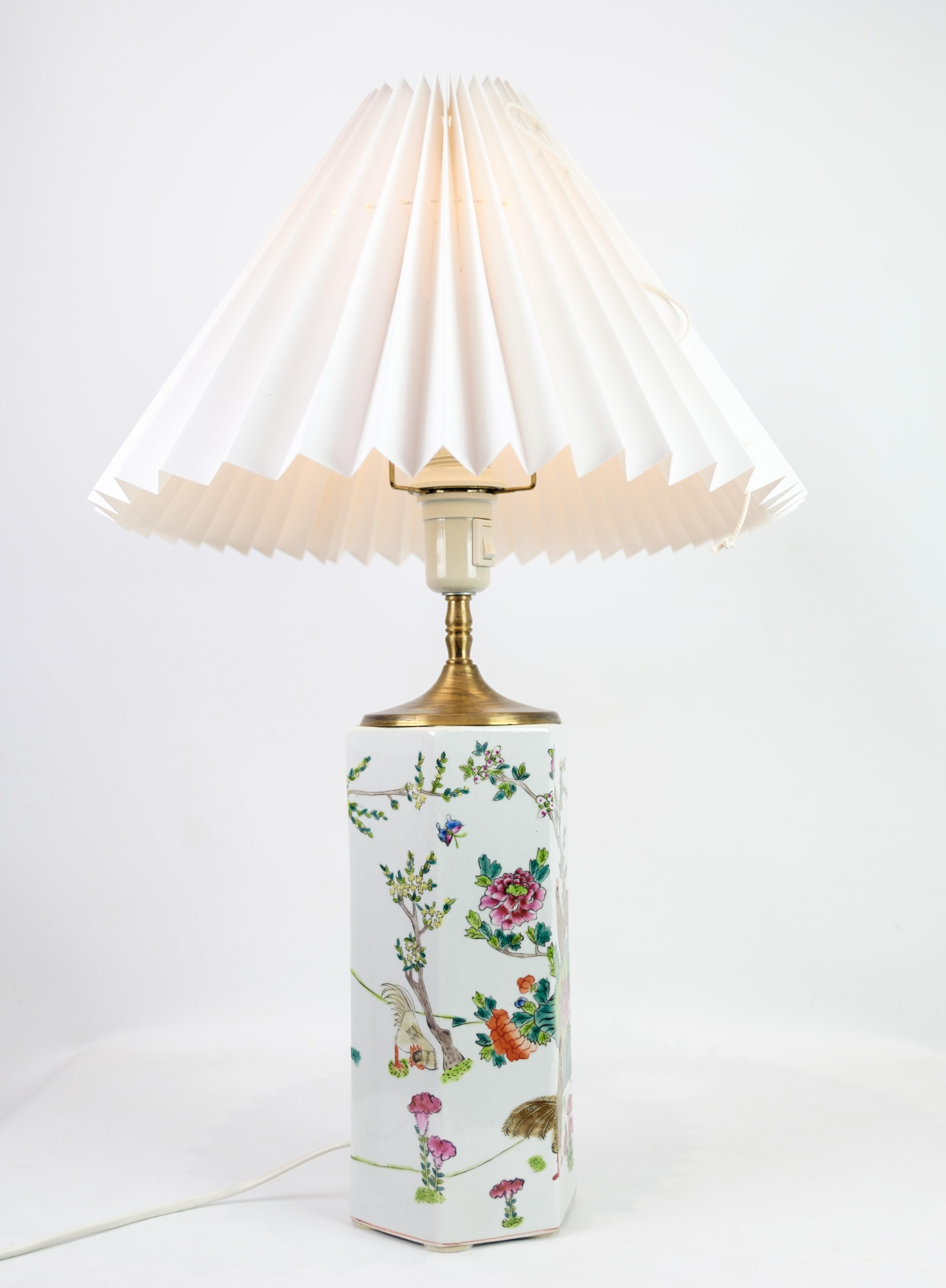 Chinese Table Lamp Made In Porcelain With White Shade From 1920s For Sale 4