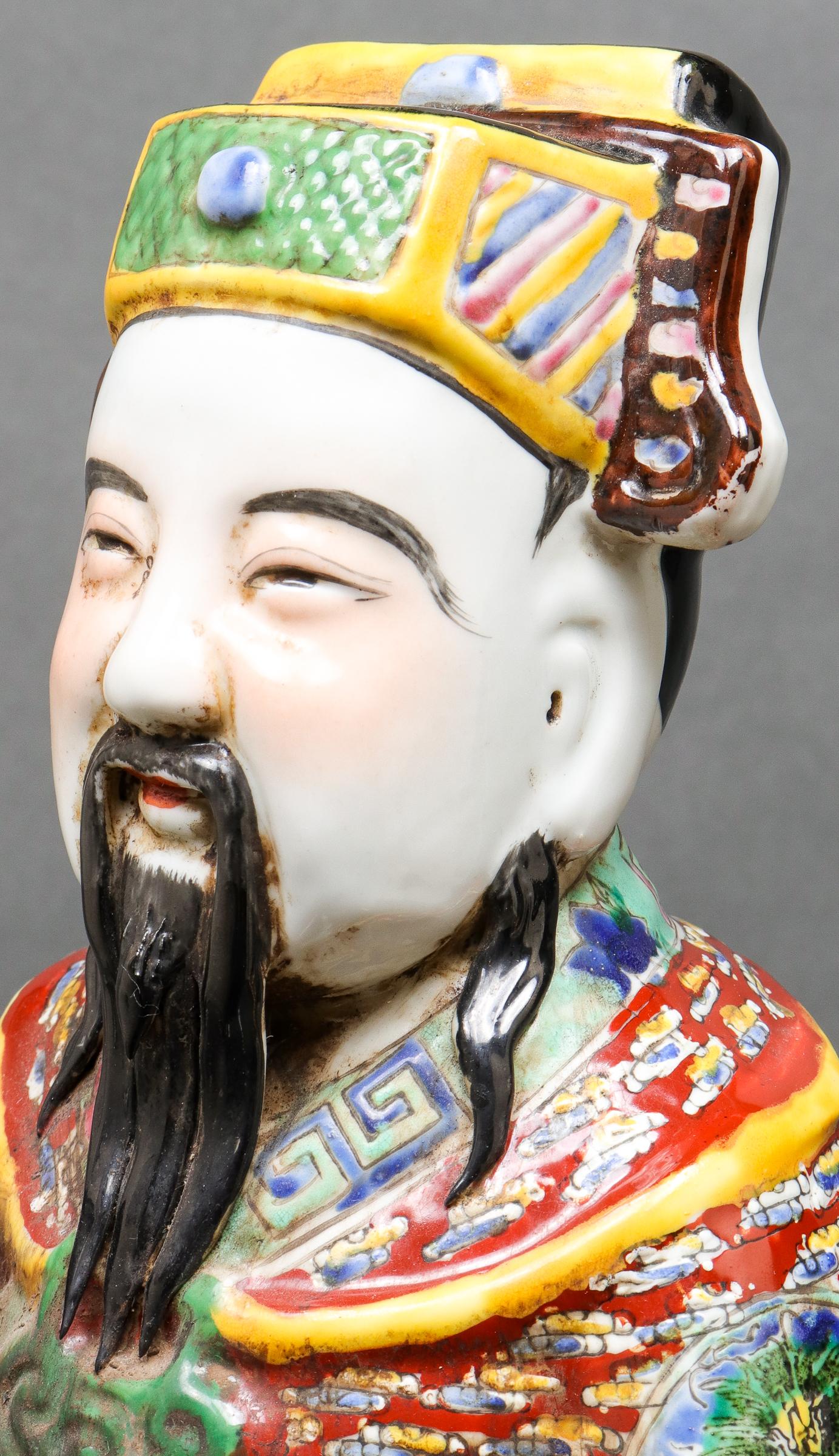 Chinesische chinesische hohe polychrom glasierte unsterbliche Lu-Figur aus Keramik im Angebot 1