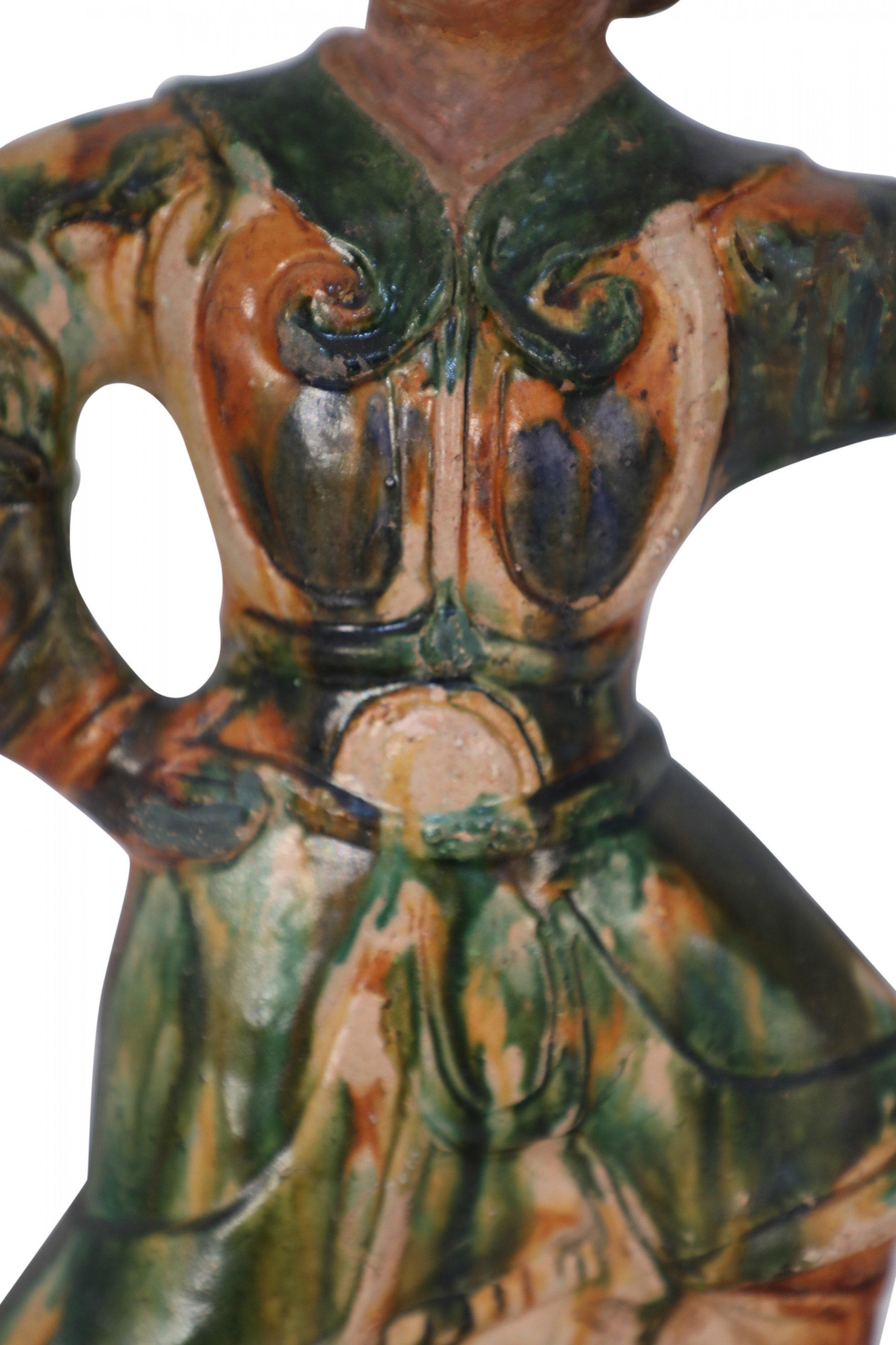 Guardiano di tomba in terracotta smaltata in stile Tang Dynasty cinese Sancai in vendita 4