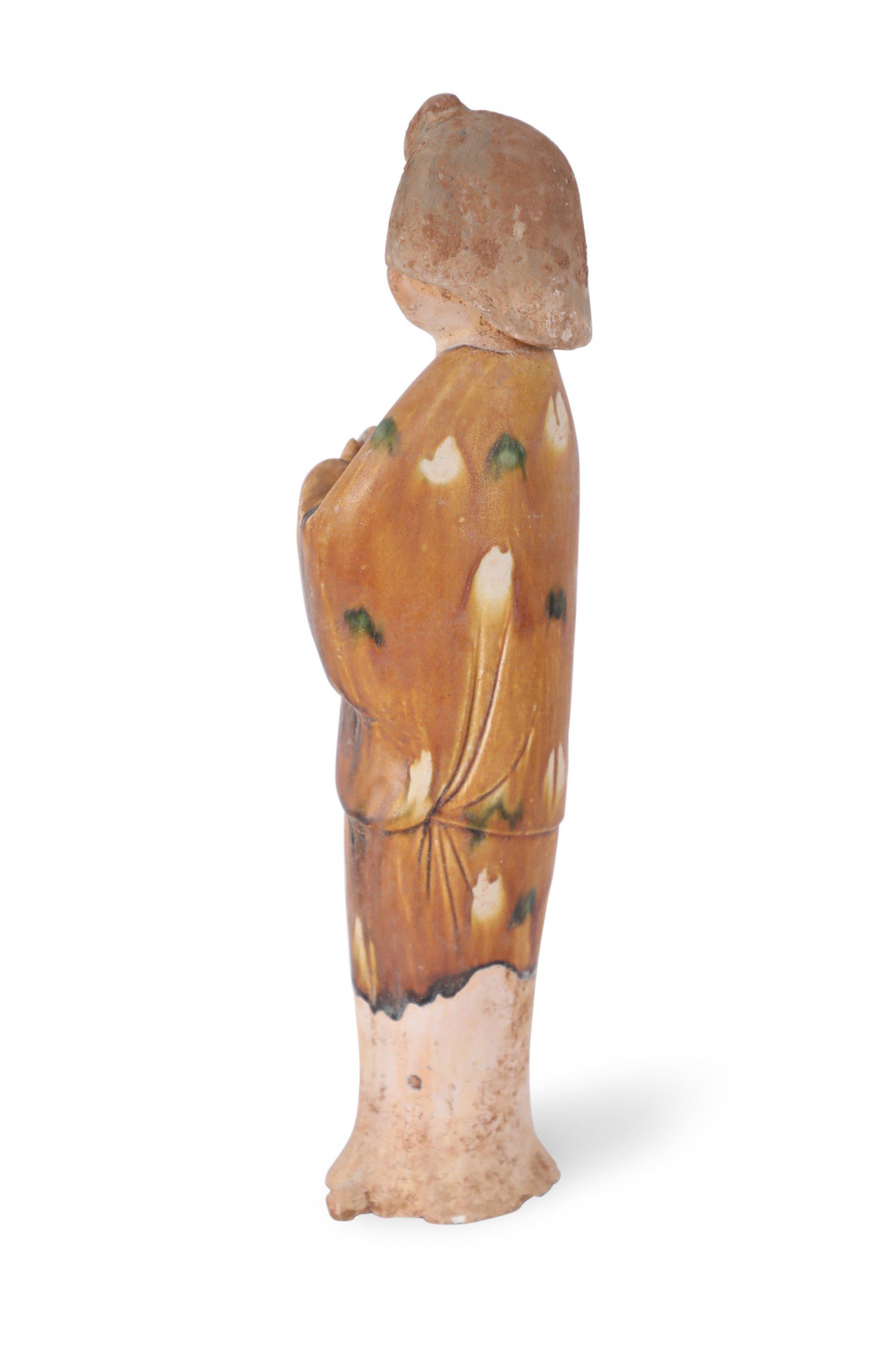 Figura di donna in terracotta smaltata in stile Tang Dynasty cinese Sancai In condizioni buone in vendita a Queens, NY