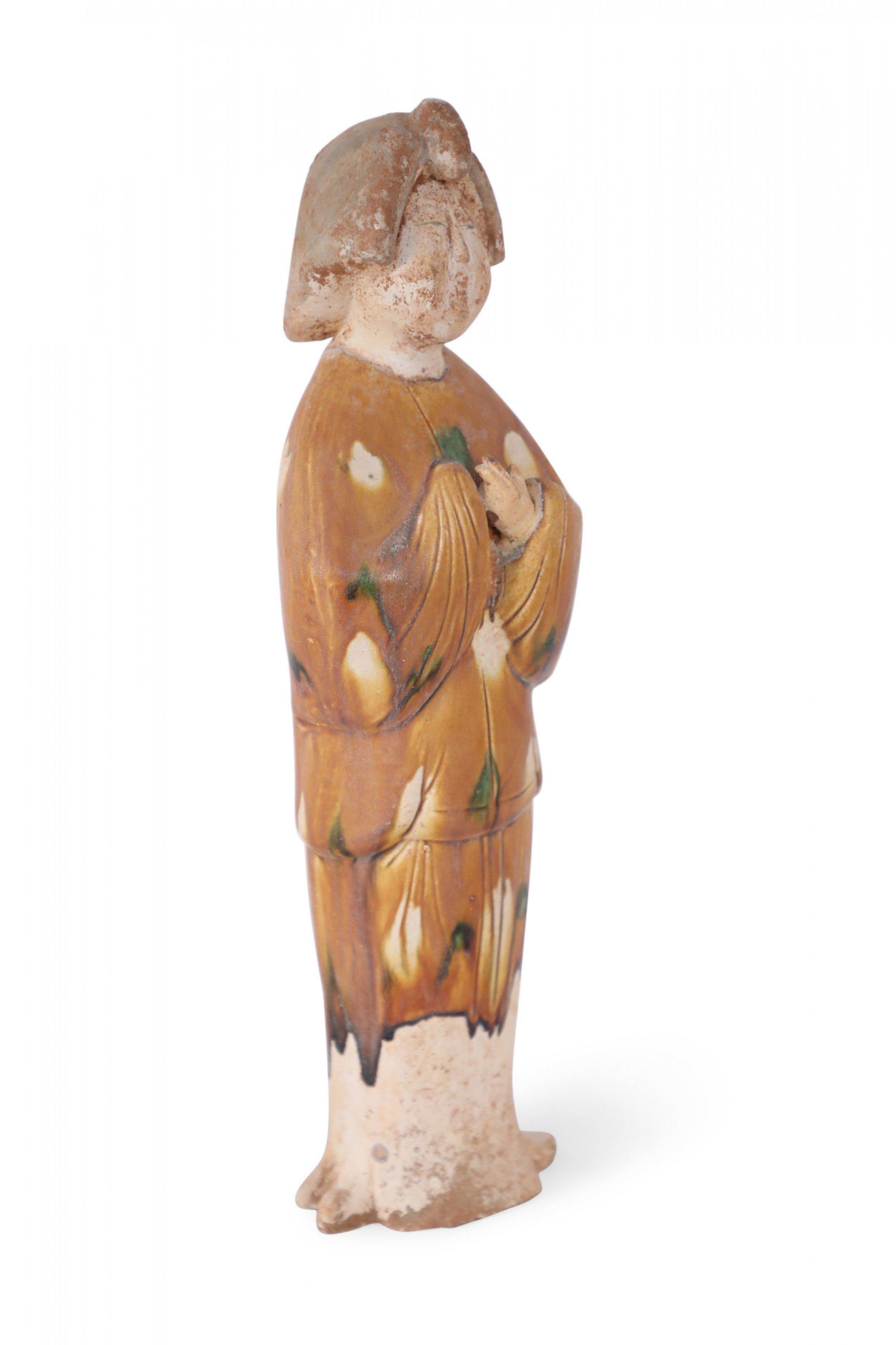 Figura de mujer de terracota esmaltada estilo Sancai de la Tang Dynasty china en venta 2