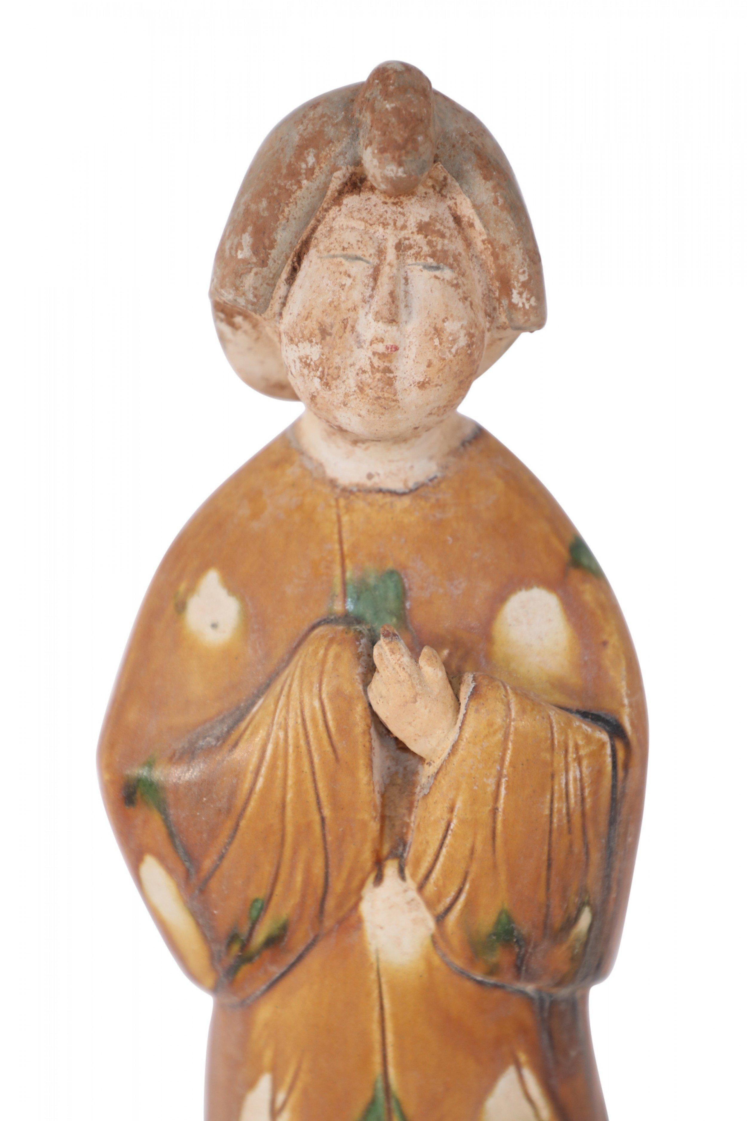 Figura di donna in terracotta smaltata in stile Tang Dynasty cinese Sancai in vendita 3