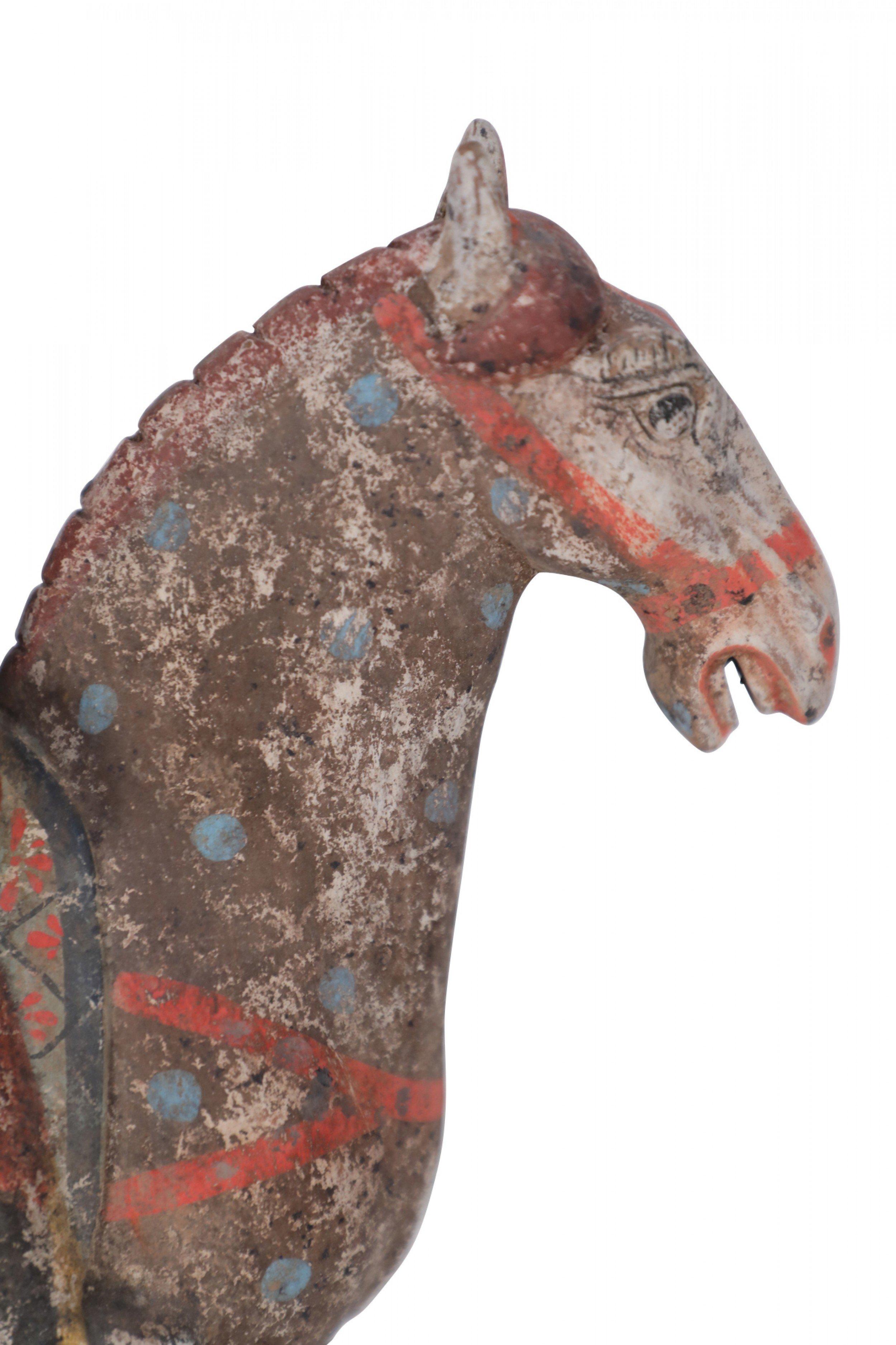 Figure de cabane d'équitation et de cheval en terre cuite de style dynastie chinoise Tang en vente 6