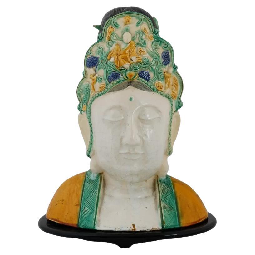 Buste de Guanyin en poterie émaillée de style chinois Tang