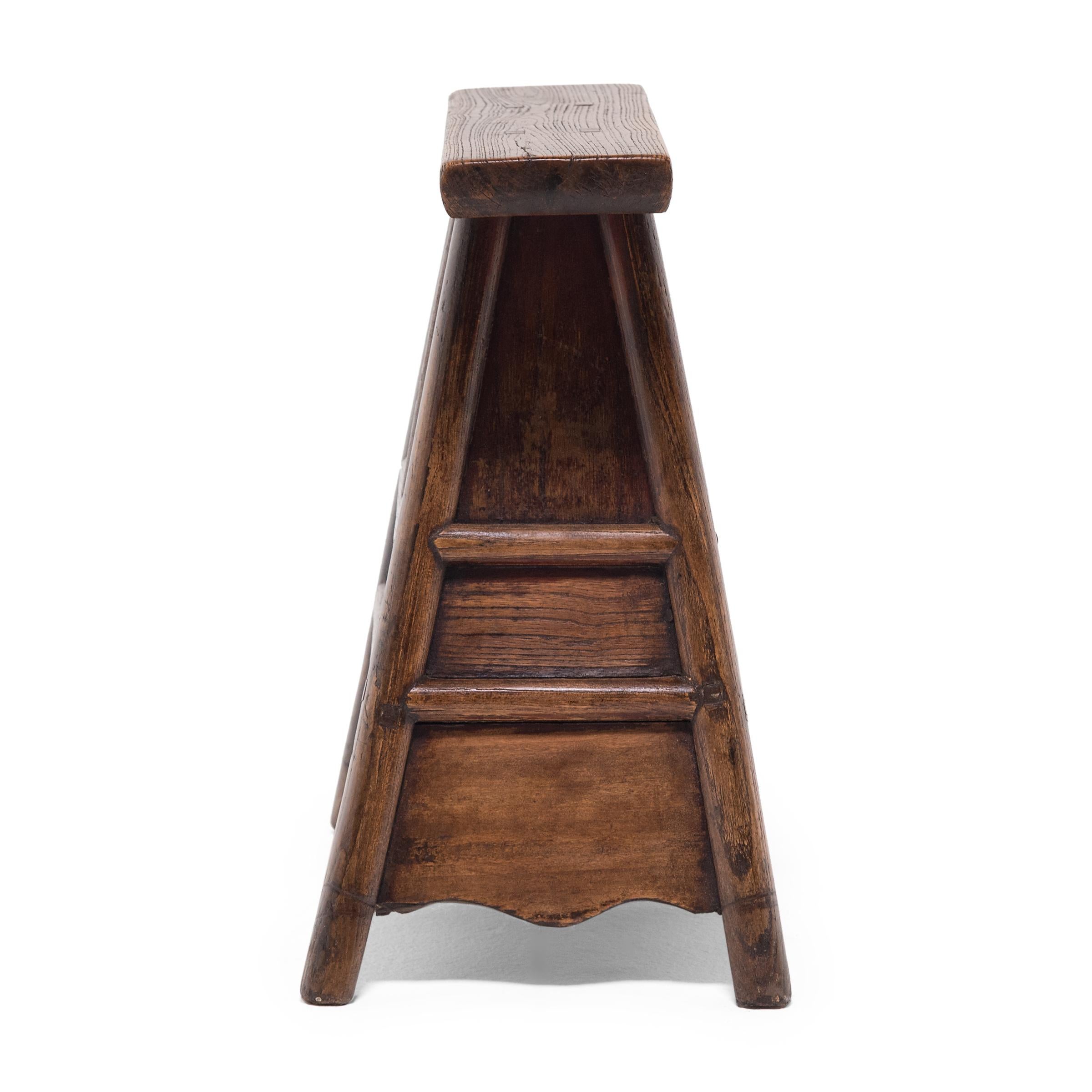 Chinese Tapered Barber's Stool, C. 1850 In Good Condition In Chicago, IL