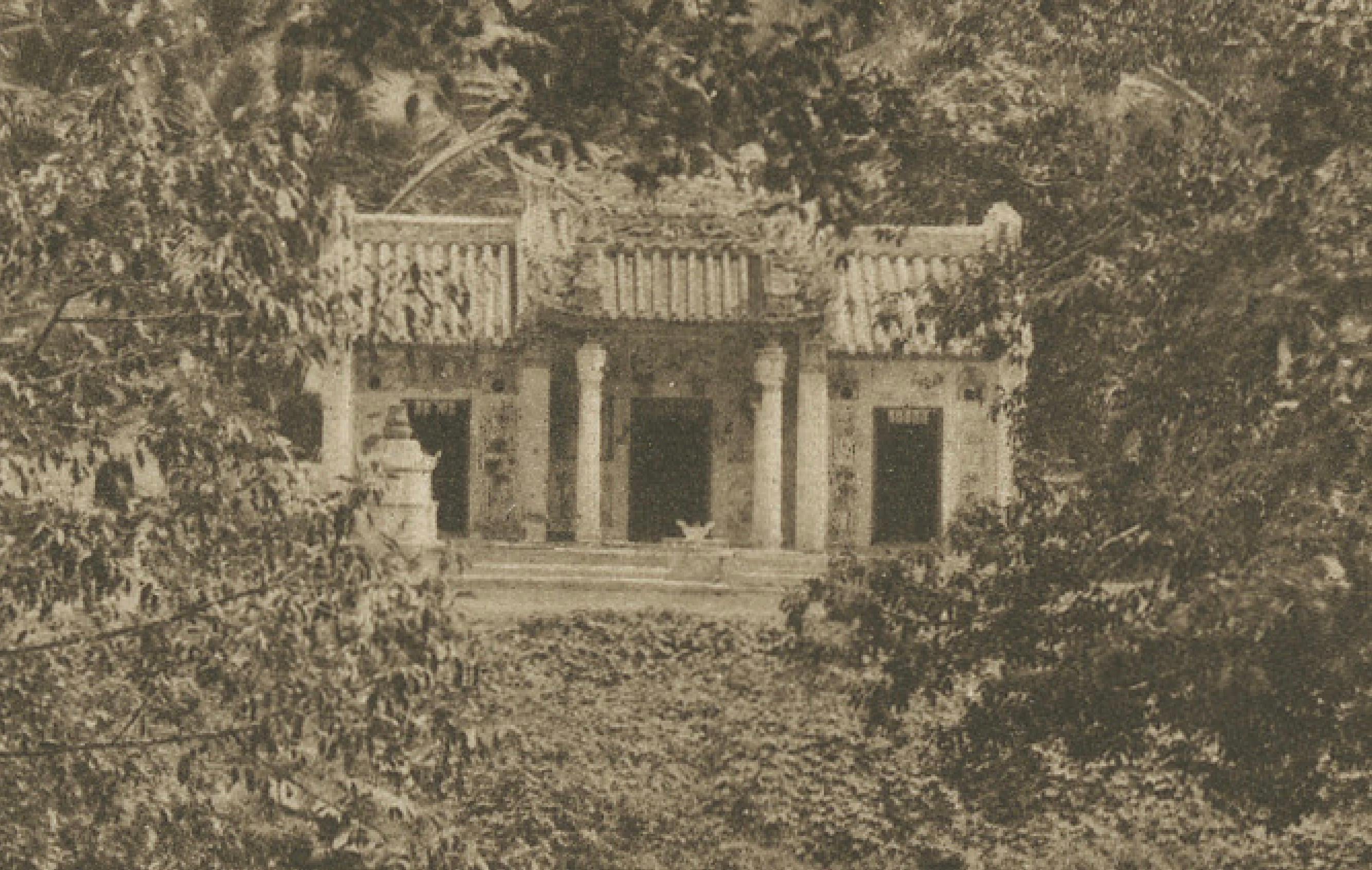 Tempio cinese lungo il fiume - Medan, Sumatra (1910 circa) in vendita 2