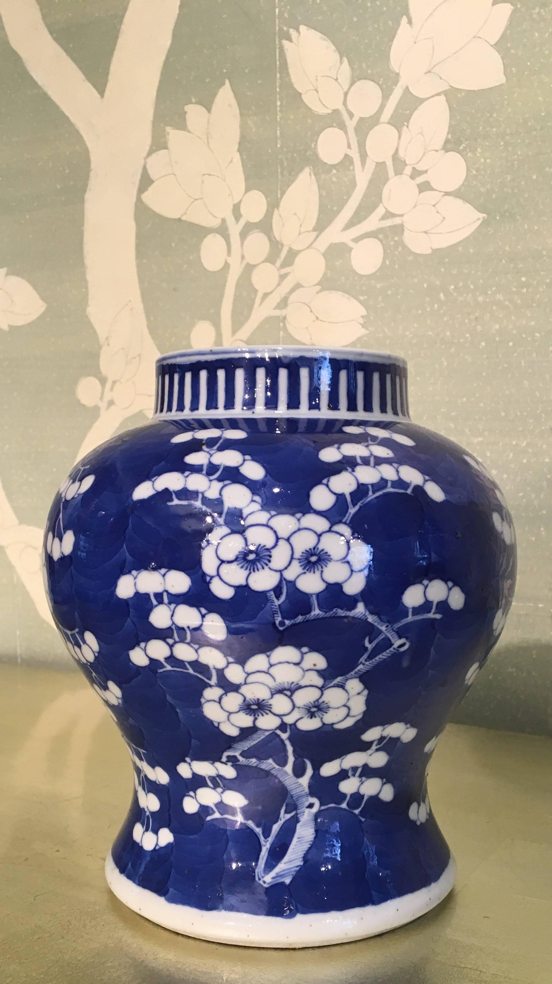 Peint à la main Jarre de temple chinoise en vente