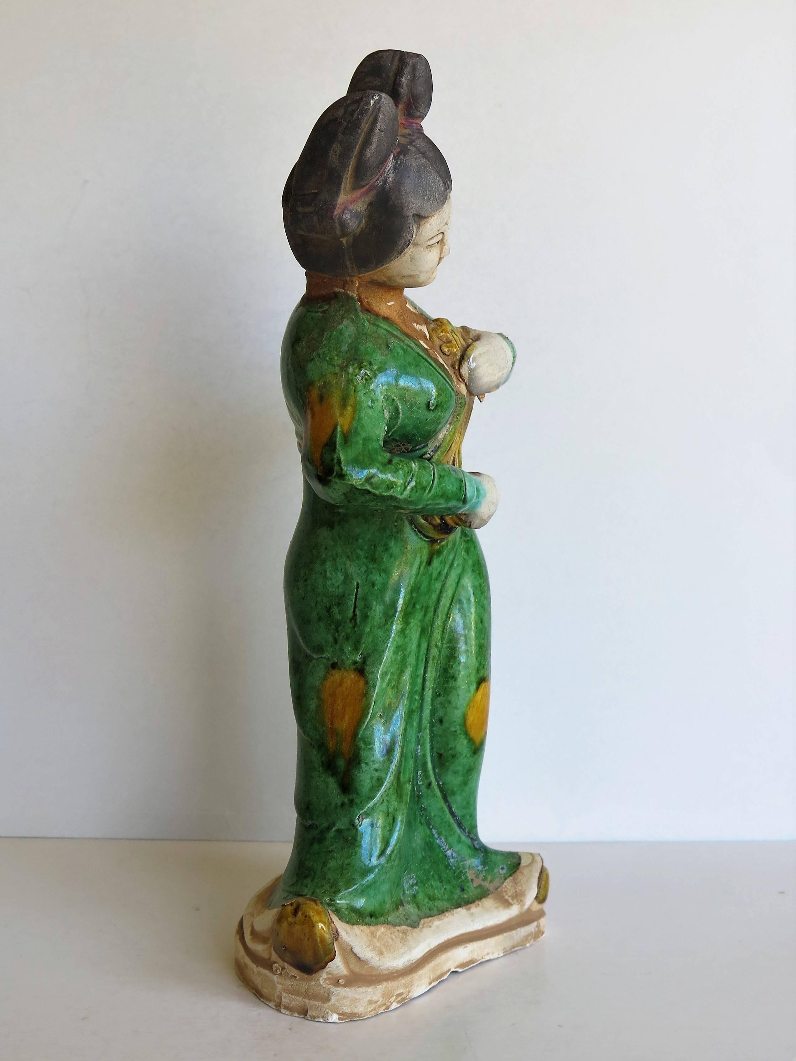 Chinese terracotta Figure Playing a Lute hand painted Polychrome enamels, Qing 3