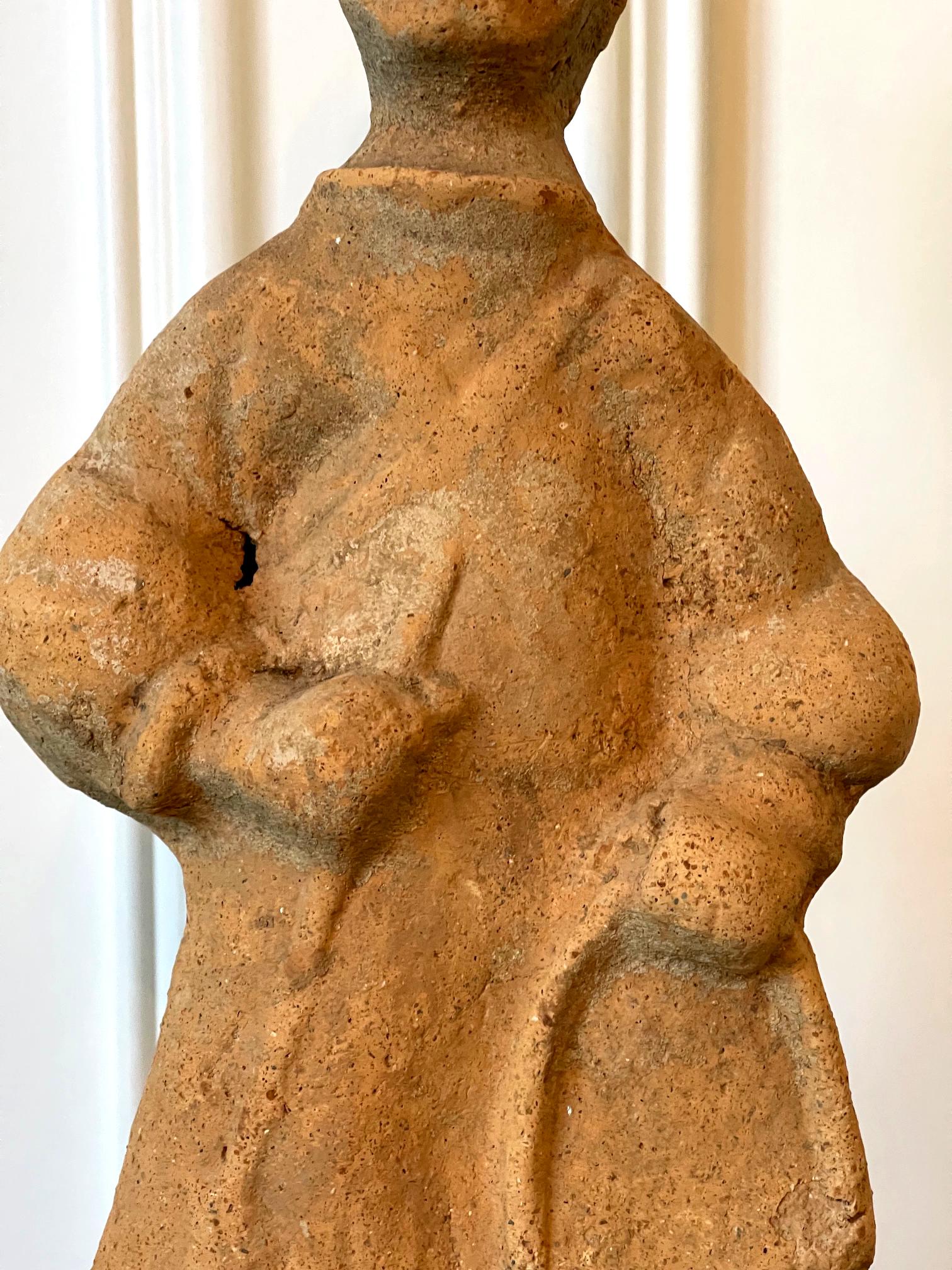 Chinesische Terrakotta-Statue Grabmal Figur Ost Han Dynasty im Angebot 3