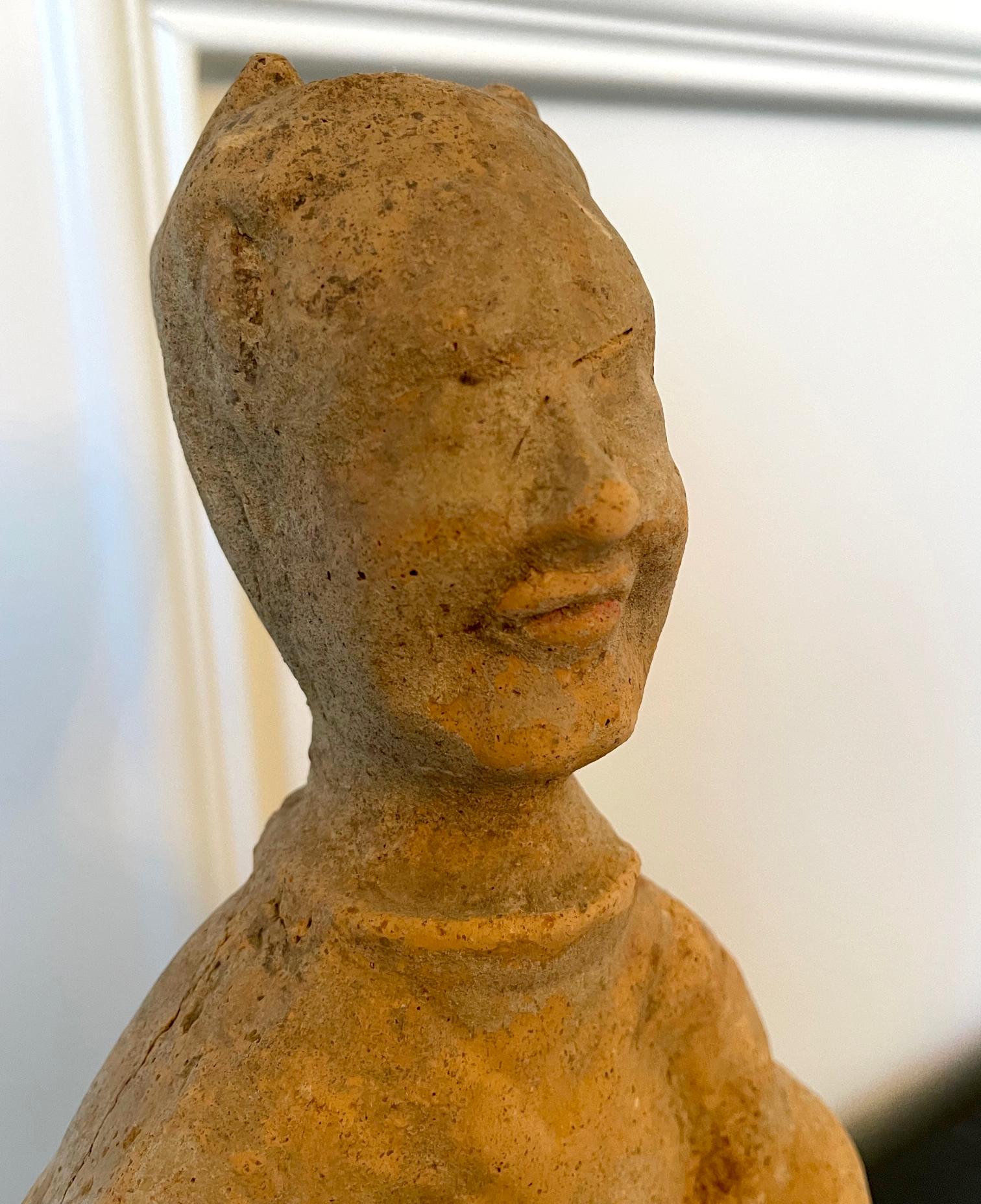 Chinesische Terrakotta-Statue Grabmal Figur Ost Han Dynasty im Angebot 1