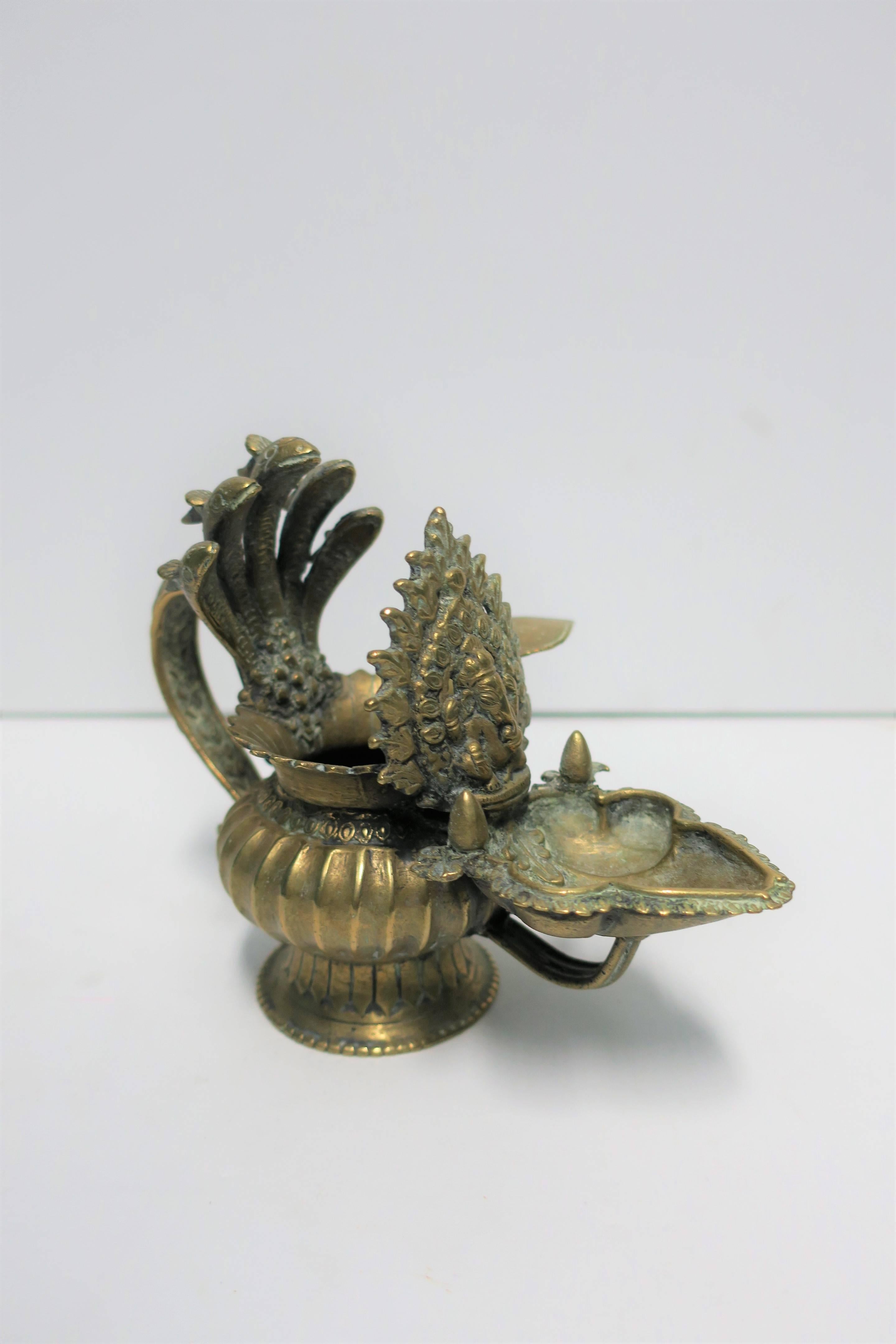 Lampada a olio nepalese Sukunda in bronzo da cerimonia In condizioni buone in vendita a New York, NY