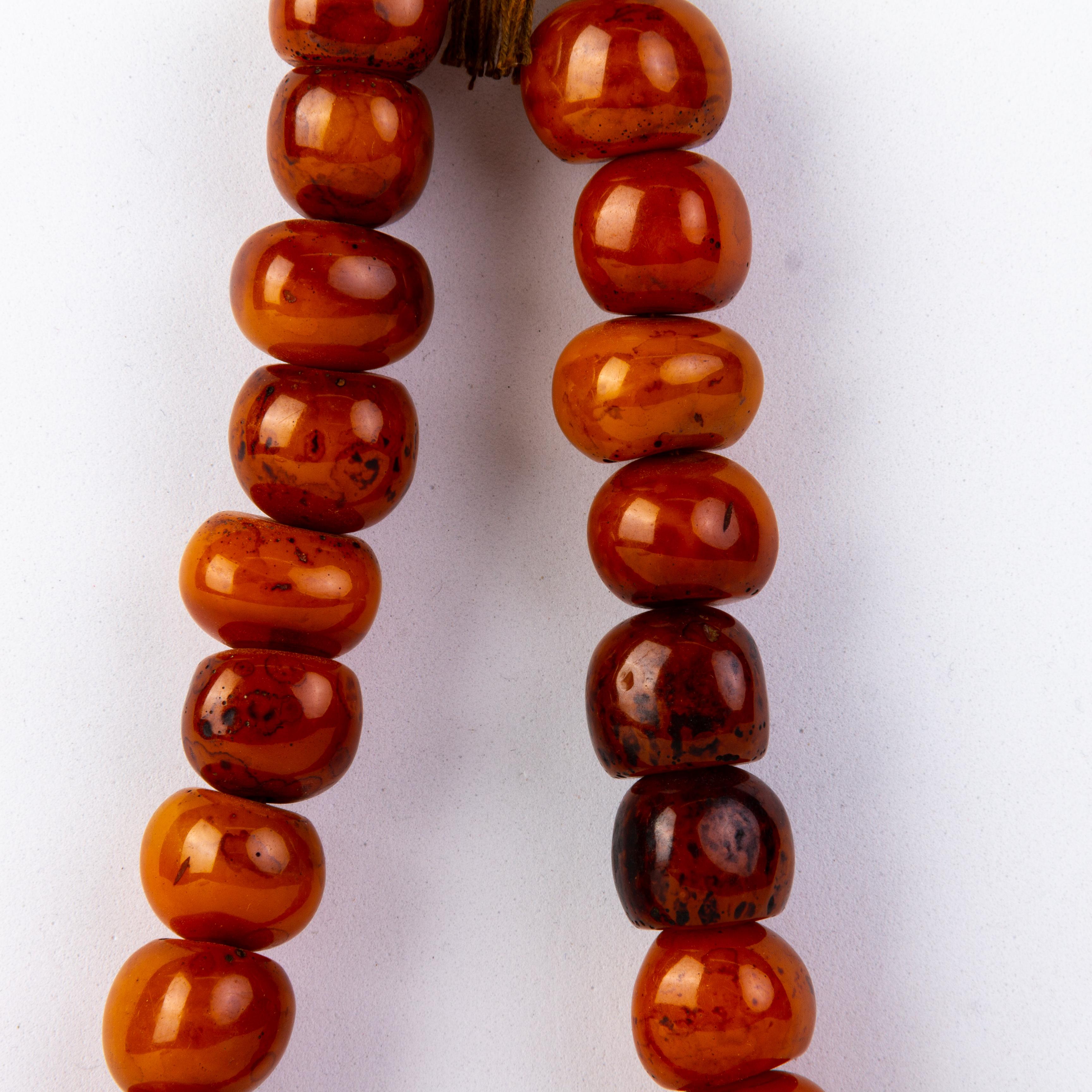 Chinese Tibetan Buddhist Natural Solid Bead Amber Necklace 19th Century 
Good condition overall. 
From a private collection.
Free international shipping.