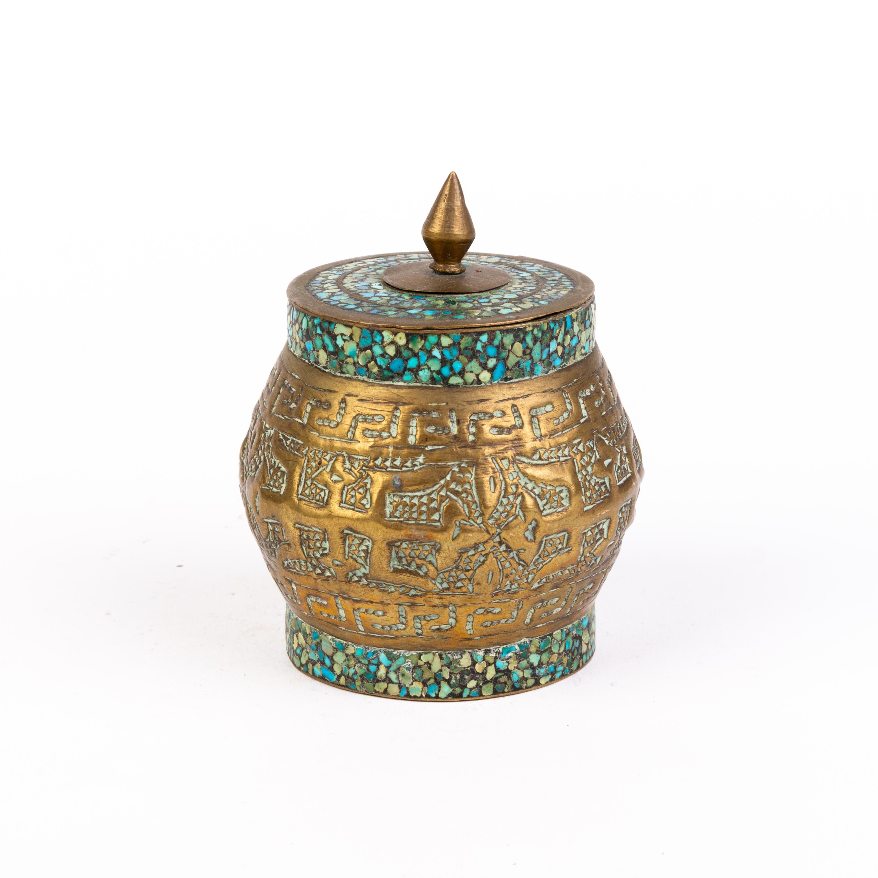 Chinese Tibetan Inlaid Turquoise Mosaic Brass Lidded Jar 19th Century  In Good Condition For Sale In Nottingham, GB
