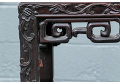 Chinesischer Ständer mit Marmorplatte und Roseneinsätzen