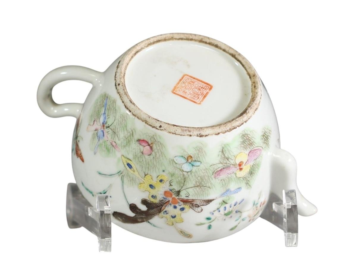 Hand-Painted Chinese Tongzhi Porcelain Teapot Marked And from the period (1861-1875) For Sale