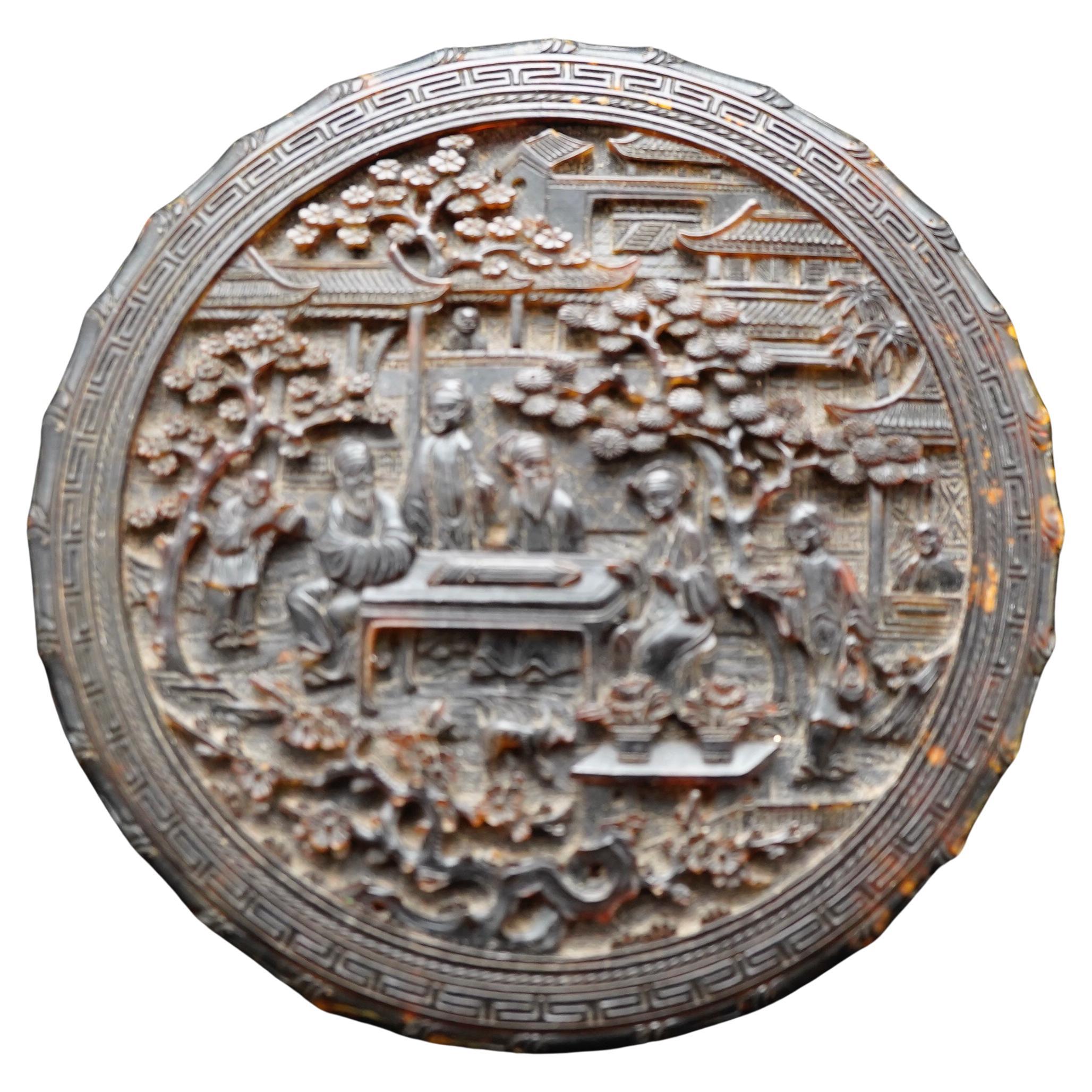 Fein geschnitzte chinesische Schildpatt-Schachtel, Kanton 1840 im Angebot