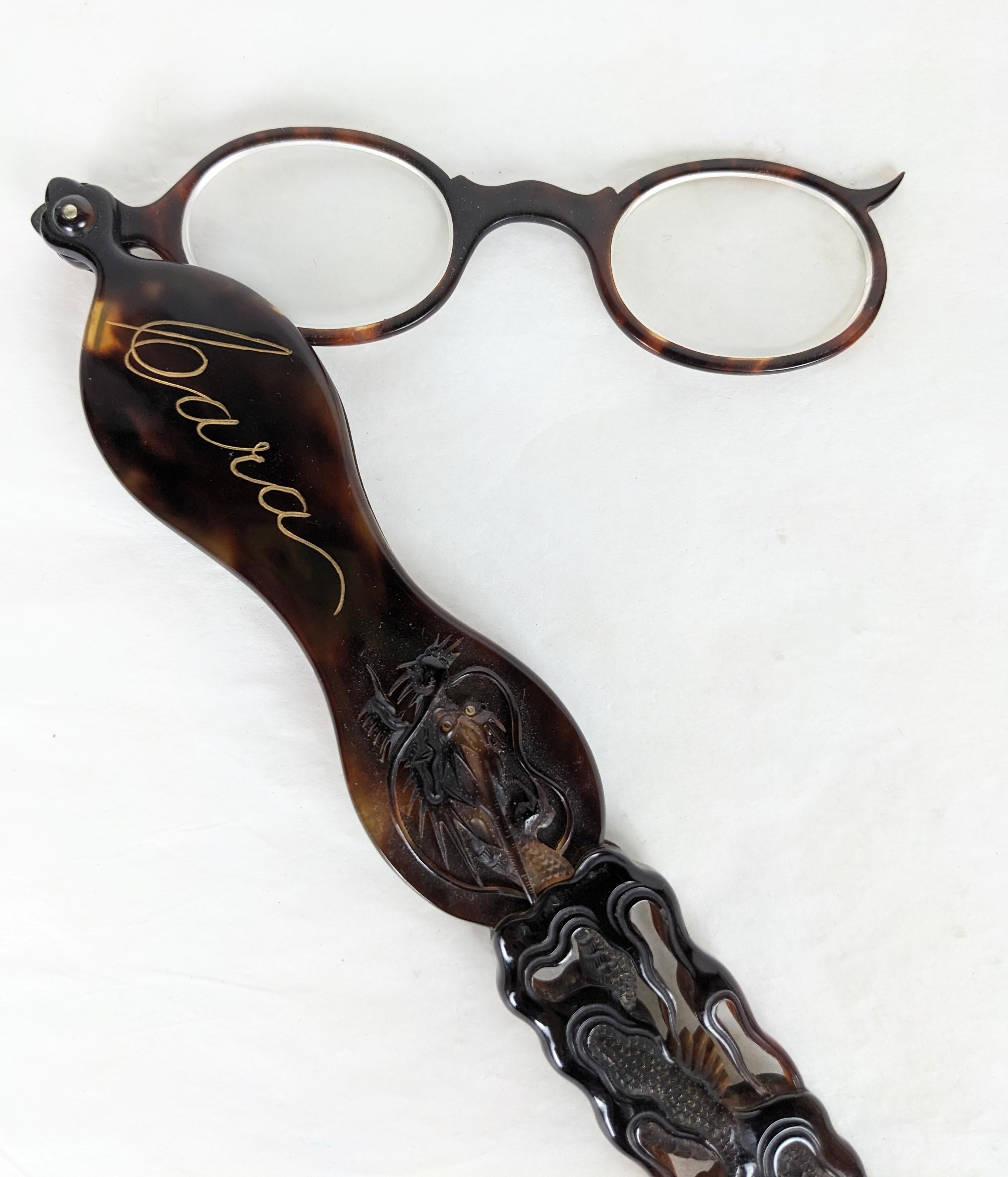 Chinese Tortoiseshell Dragon Lorgnette for the European Market In Good Condition For Sale In New York, NY