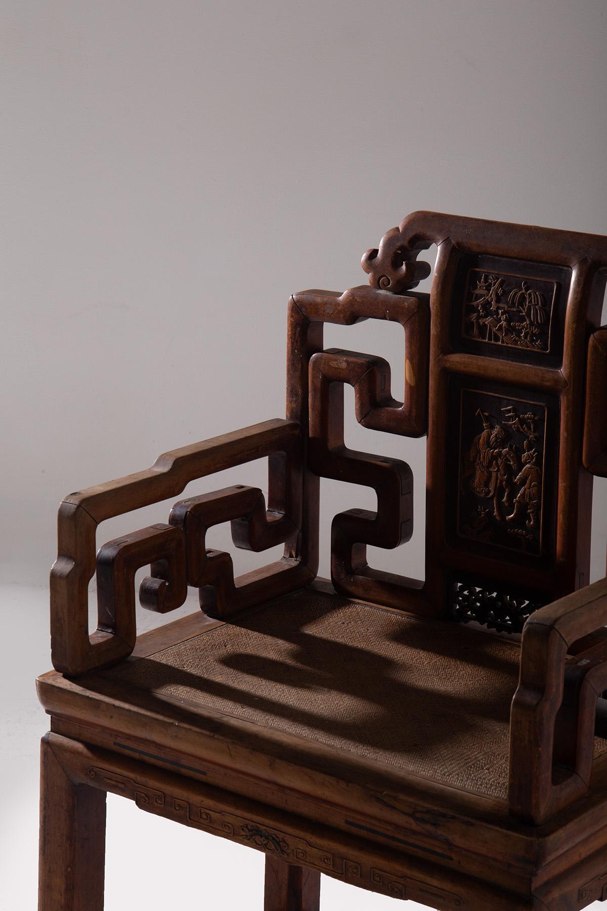 Legno Chinese traditional Qing style armchair in vendita