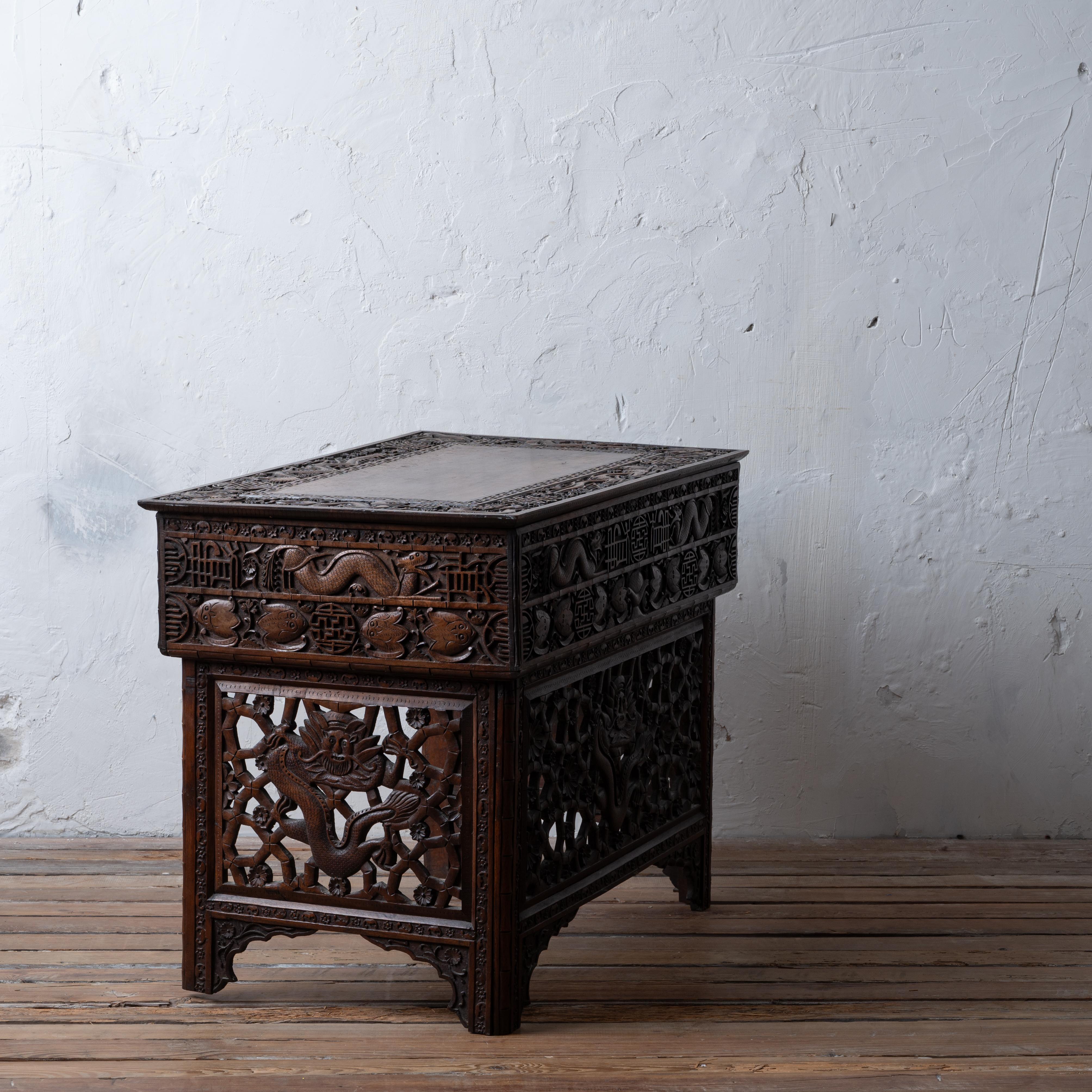 Chinese Traveling Scribes Desk Folding Desk, c.1900 In Good Condition In Savannah, GA