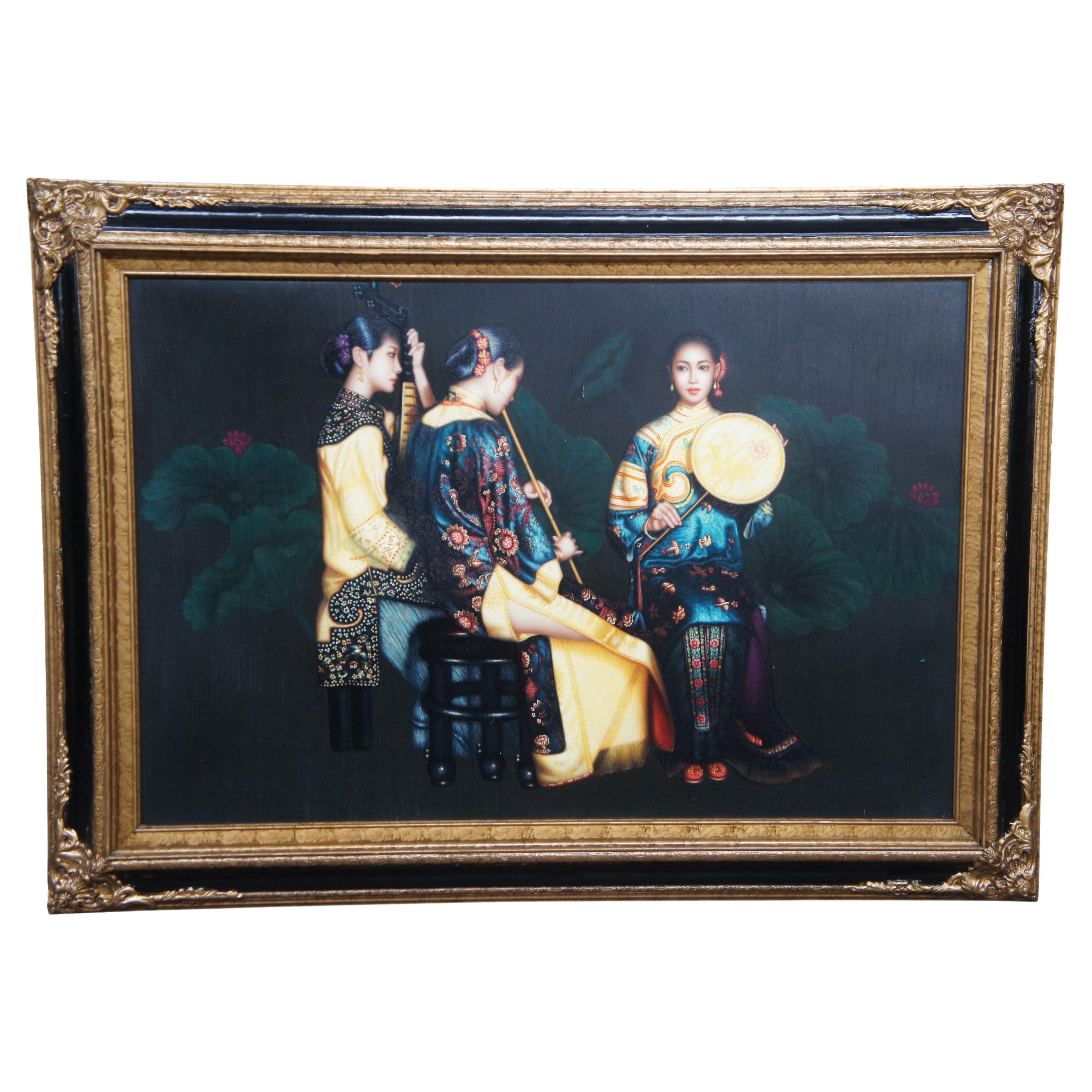 Trio de musiciennes chinoises Peinture à l'huile sur toile d'après Chen Yifei 44". en vente