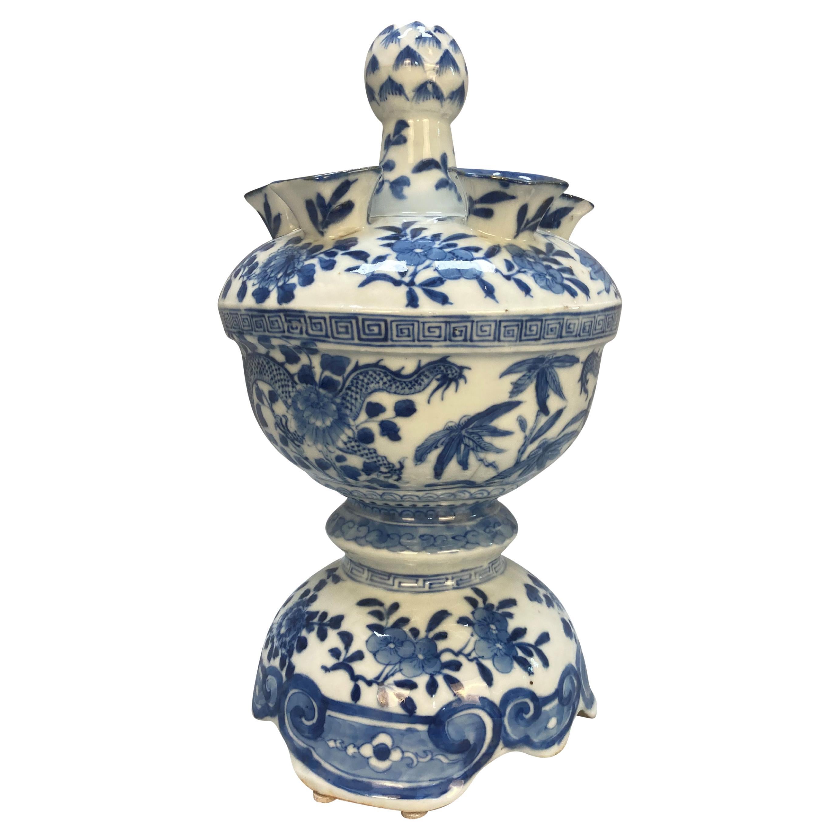 Tulipiere chinoise avec une marque Qianglong à quatre caractères en vente