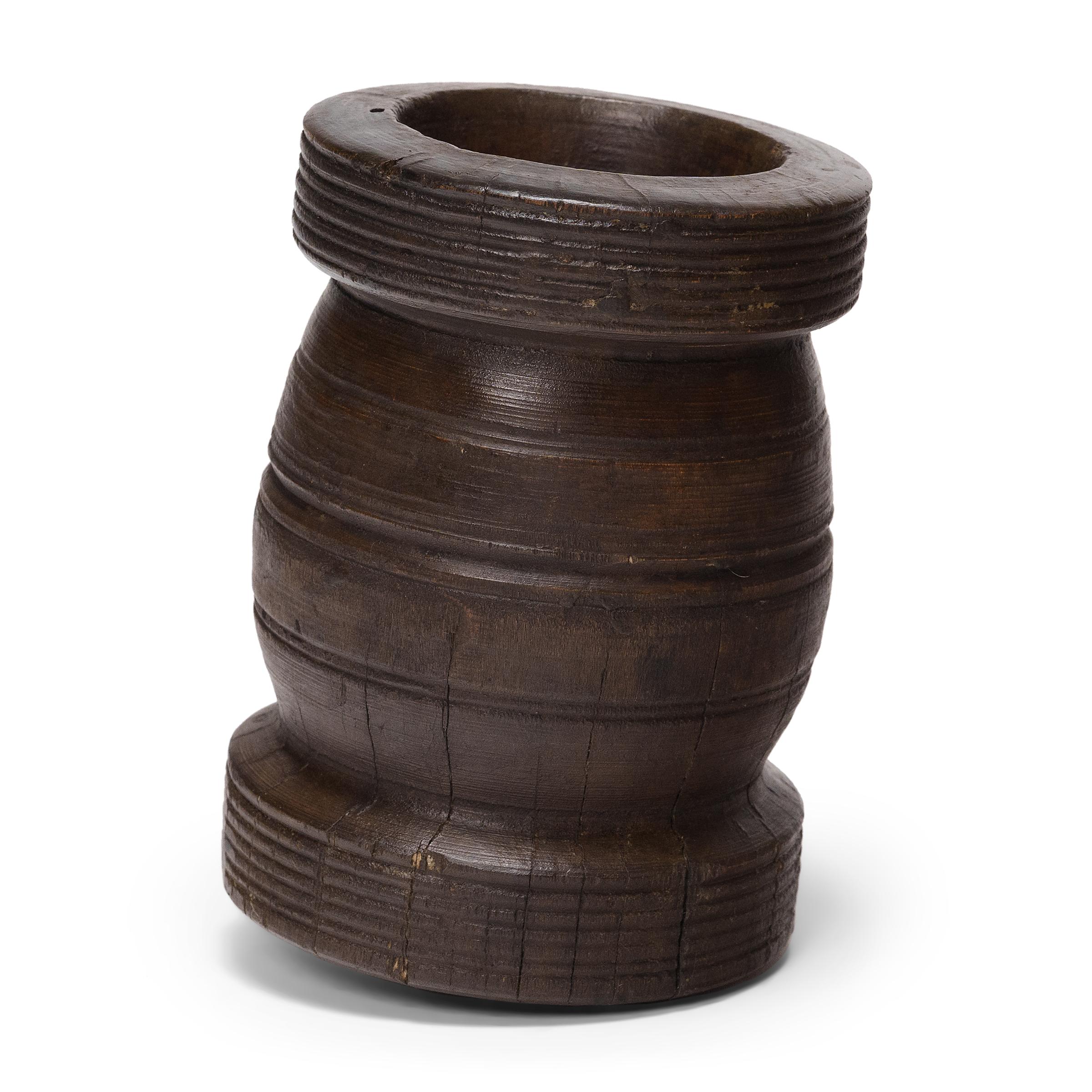 Mortero chino de madera torneada, c. 1900 Chino en venta