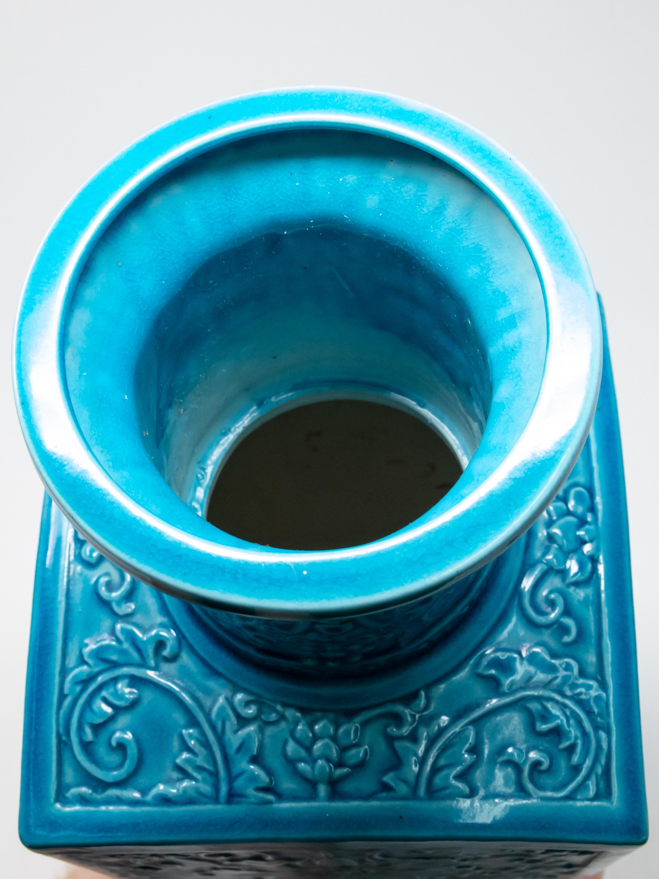 Chinesische türkisblaue glasierte, monochromierte, quadratische Vase aus der Qing-Dynastie (Frühes 20. Jahrhundert) im Angebot