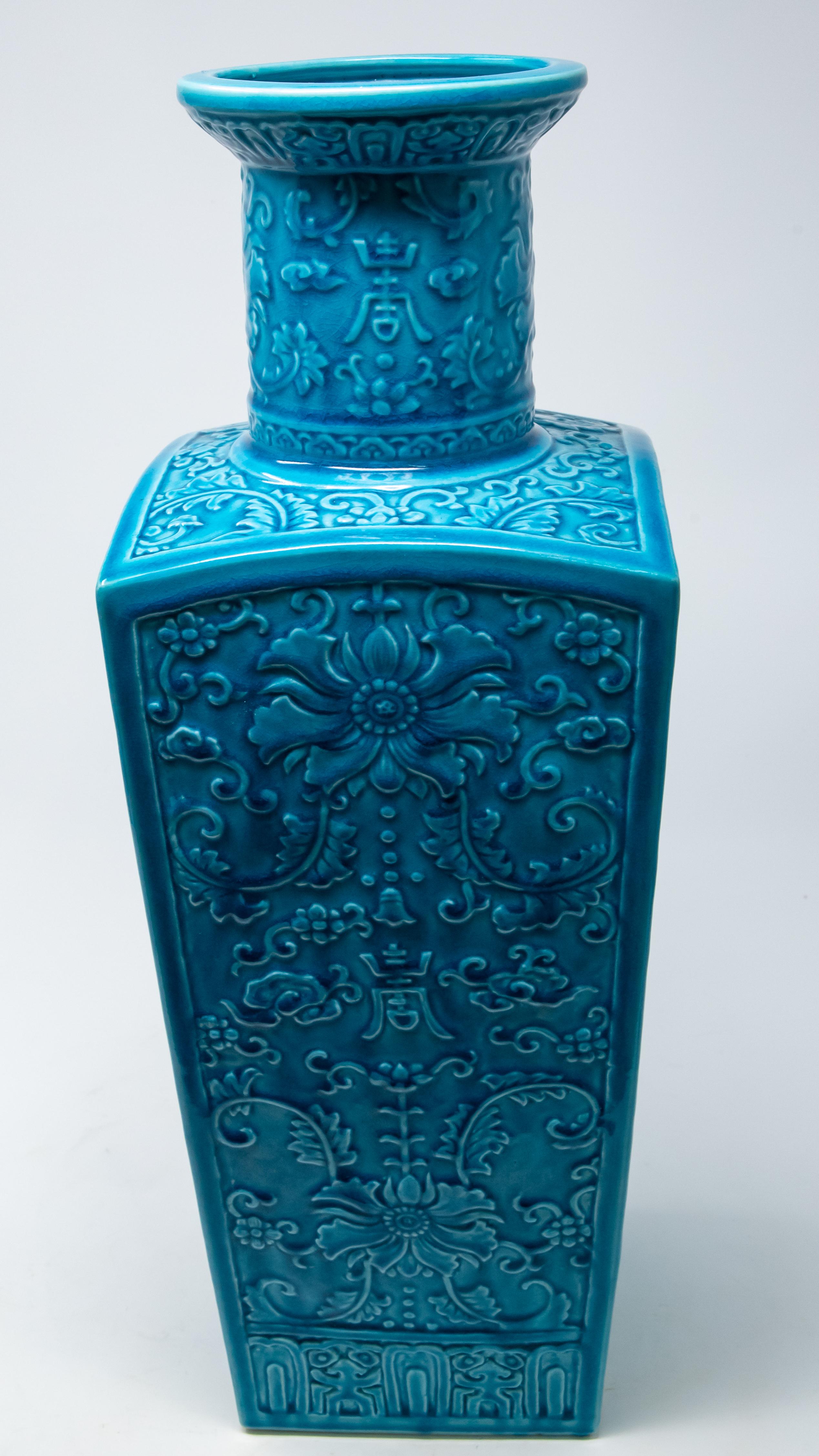 Chinesische türkisblaue glasierte, monochromierte, quadratische Vase aus der Qing-Dynastie (Keramik) im Angebot