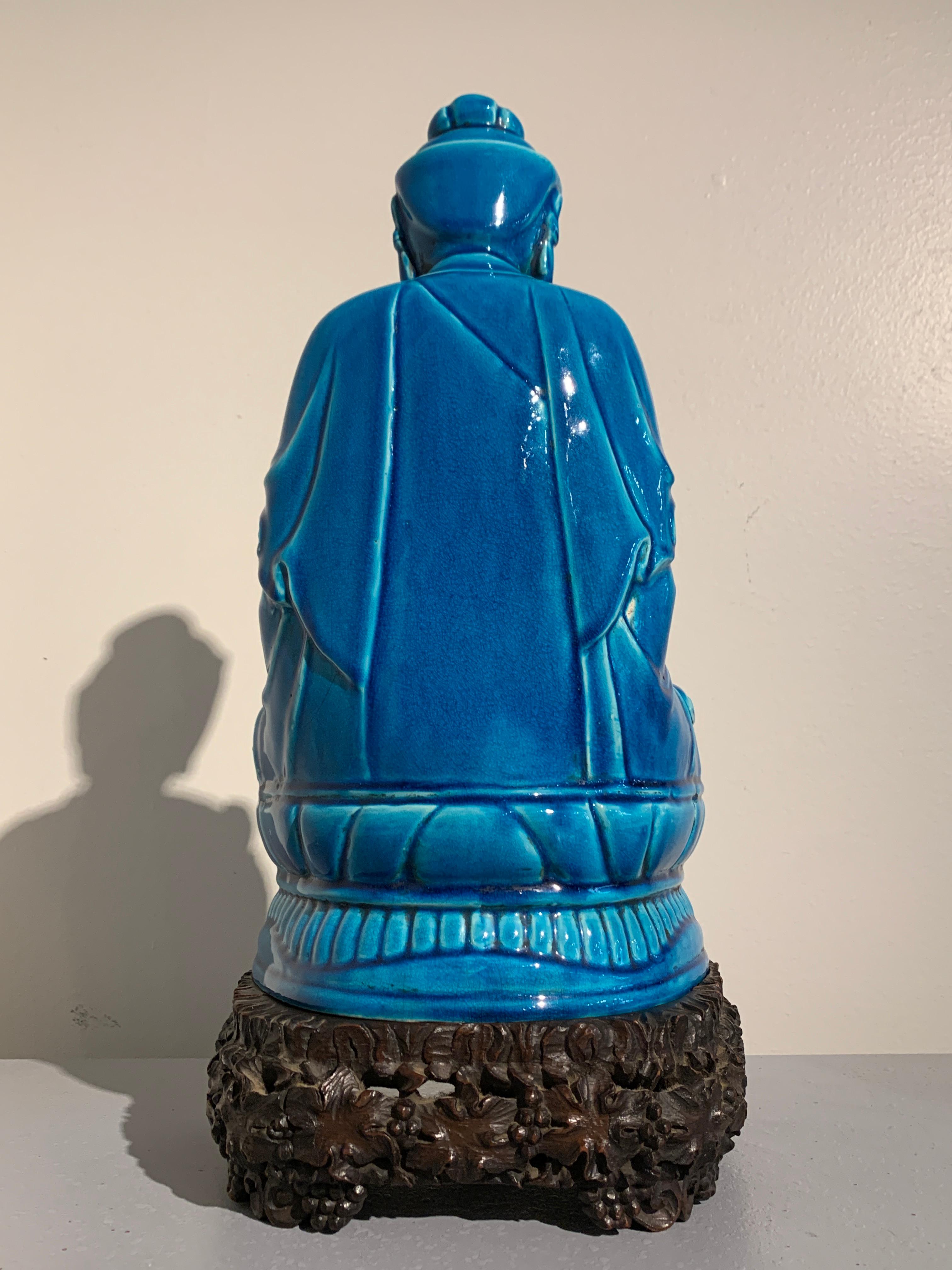 Chinese Turquoise Glazed Guanyin, Late Qing Dynasty, circa 1900, China In Good Condition In Austin, TX