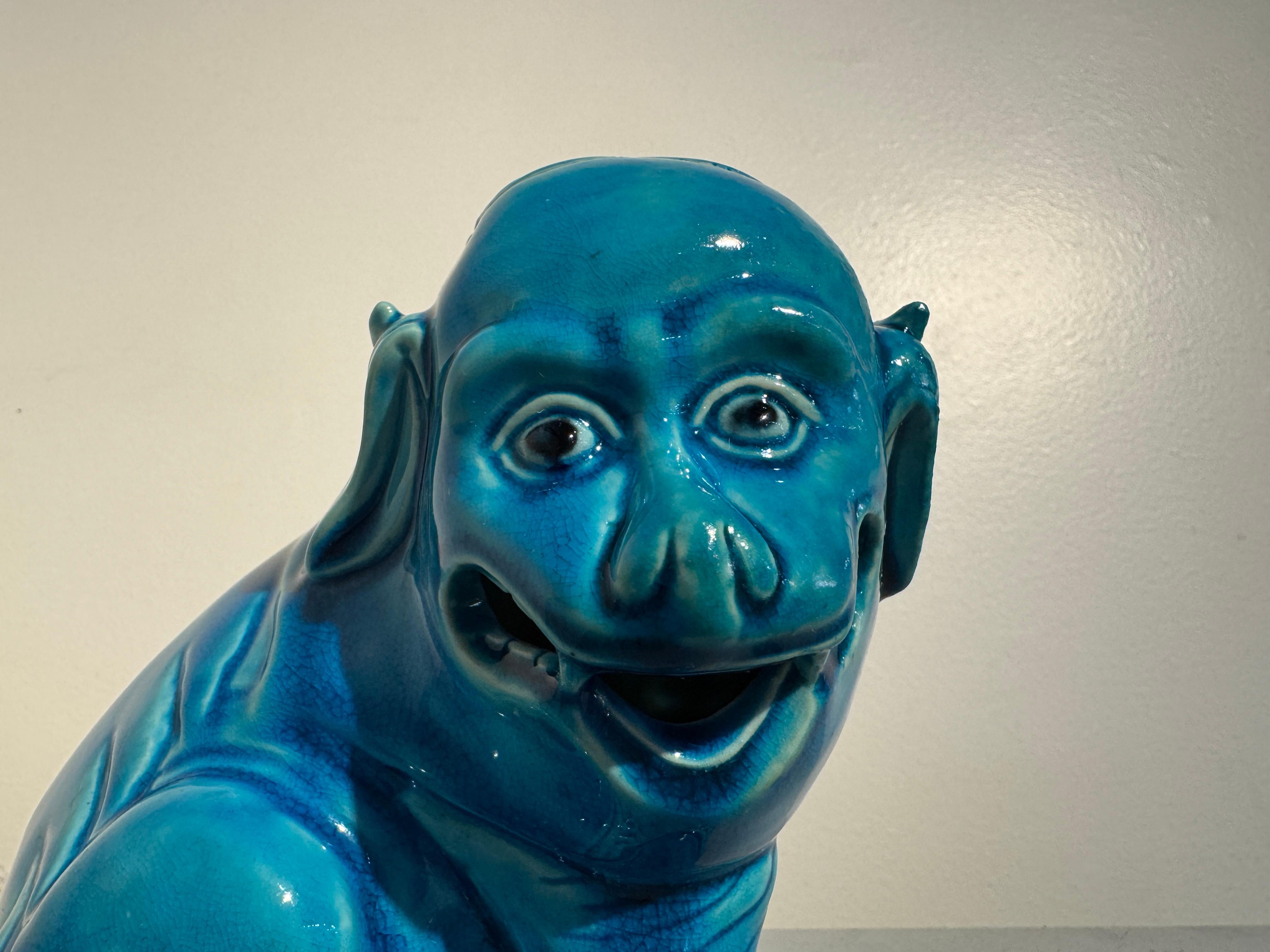 Chinese Turquoise Glazed Mythical Beast, Late Qing Dynasty, circa 1900, China For Sale 2