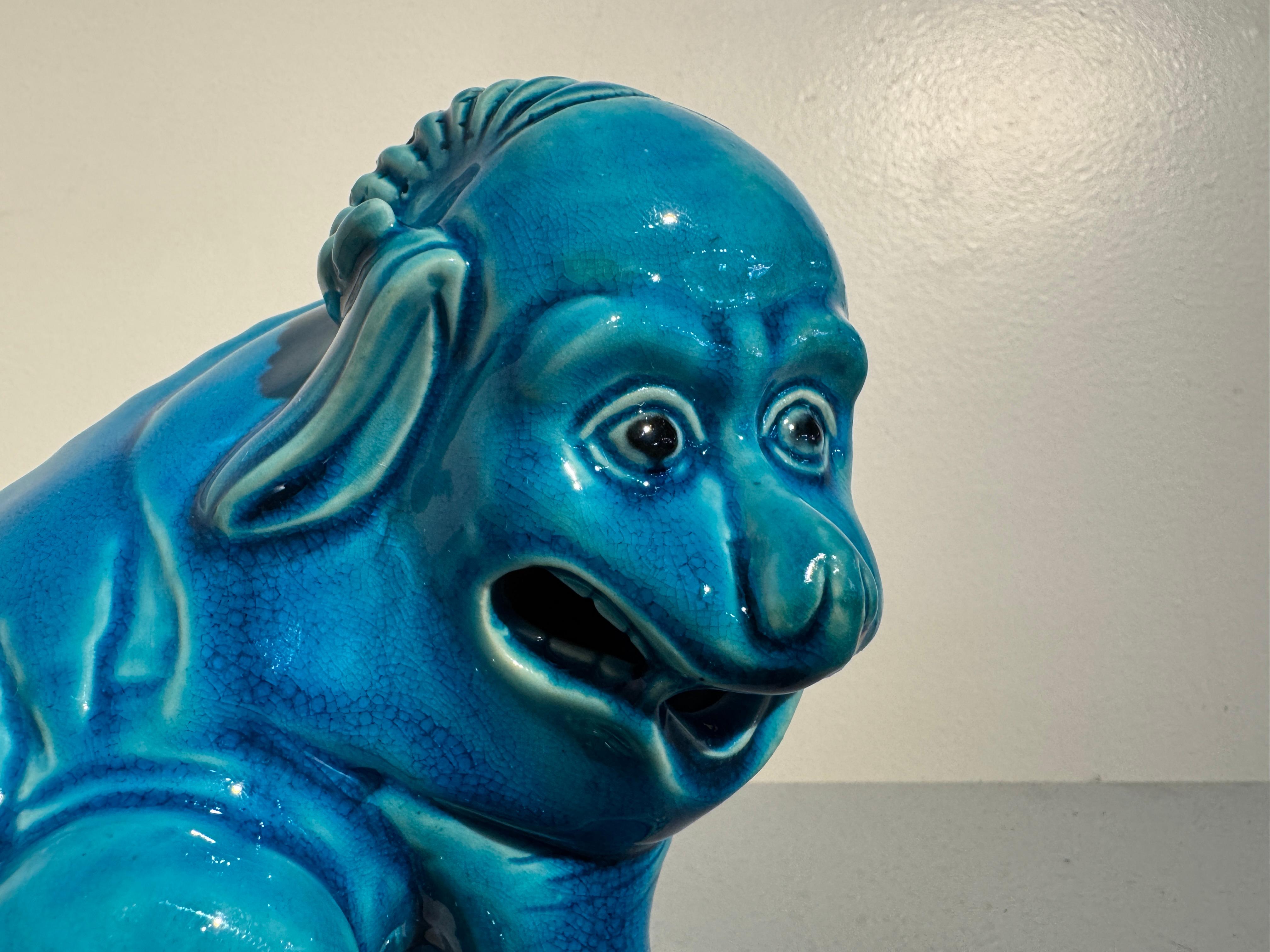 Chinese Turquoise Glazed Mythical Beast, Late Qing Dynasty, circa 1900, China For Sale 3
