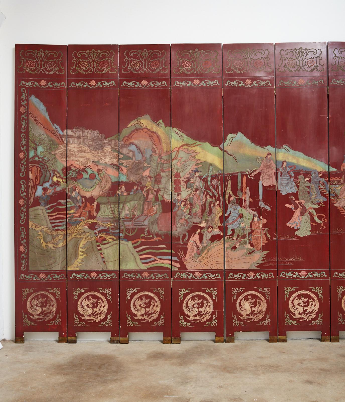Chinesischer Zwölf-Panel-Coromandel-Raumteiler aus Xiwangmu, rot lackiert (Chinesischer Export) im Angebot